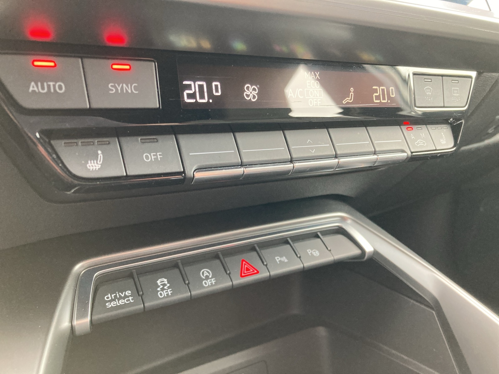 AUDI A3 Sportback 35 TFSI S line Attraction S-tronic-image-14