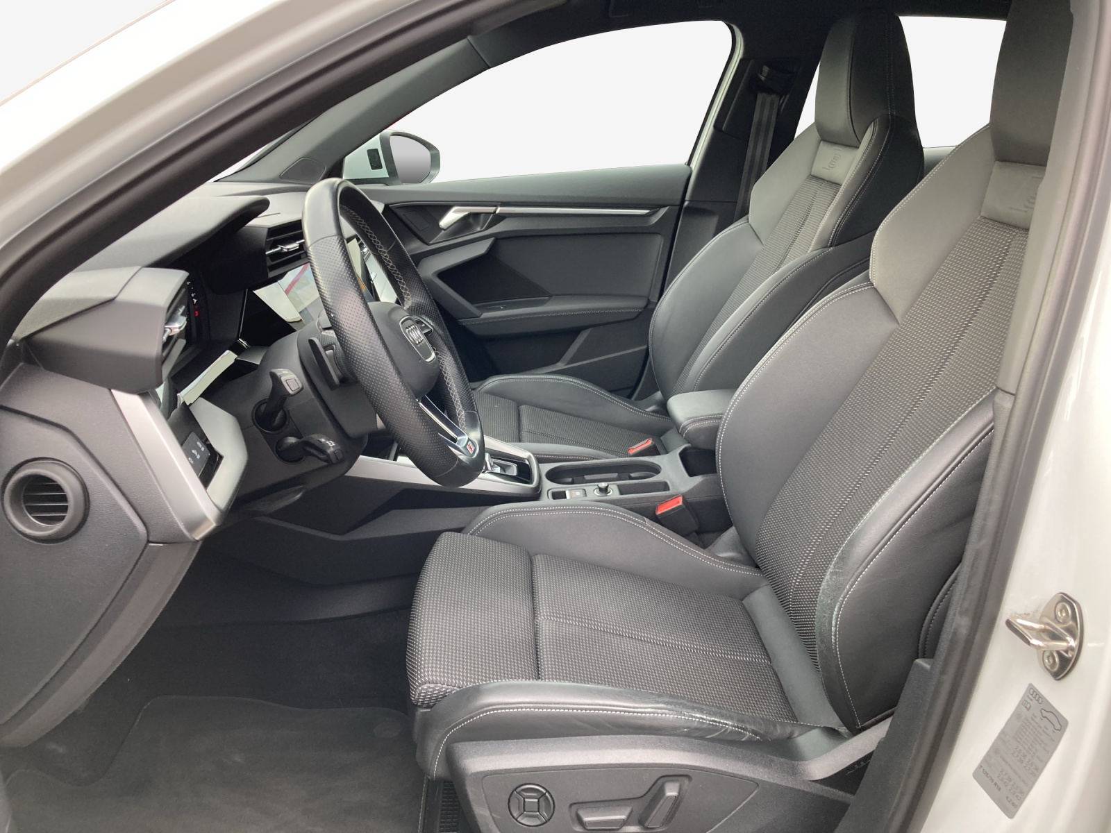 AUDI A3 Sportback 35 TFSI S line Attraction S-tronic-image-7