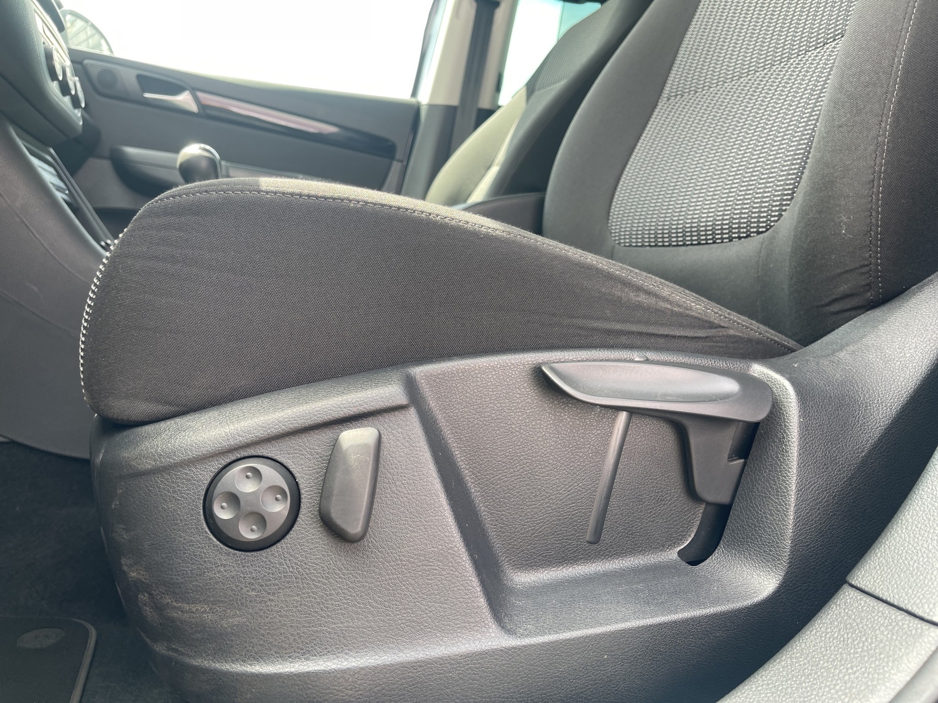 SEAT Alhambra 2.0 TDI 7 Plätzer-image-41