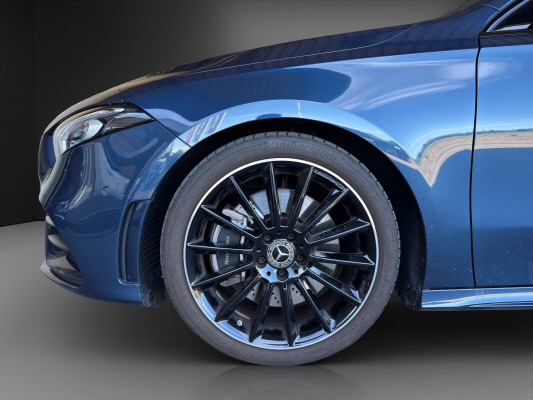 MERCEDES-BENZ A 250 AMG Line-image-4