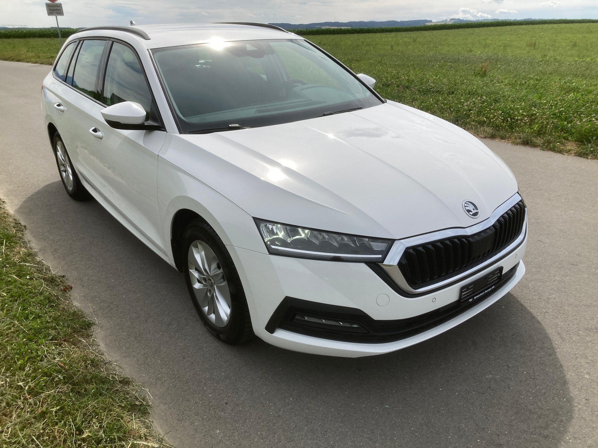 SKODA Octavia Combi 2.0 TDI Ambition-image-1