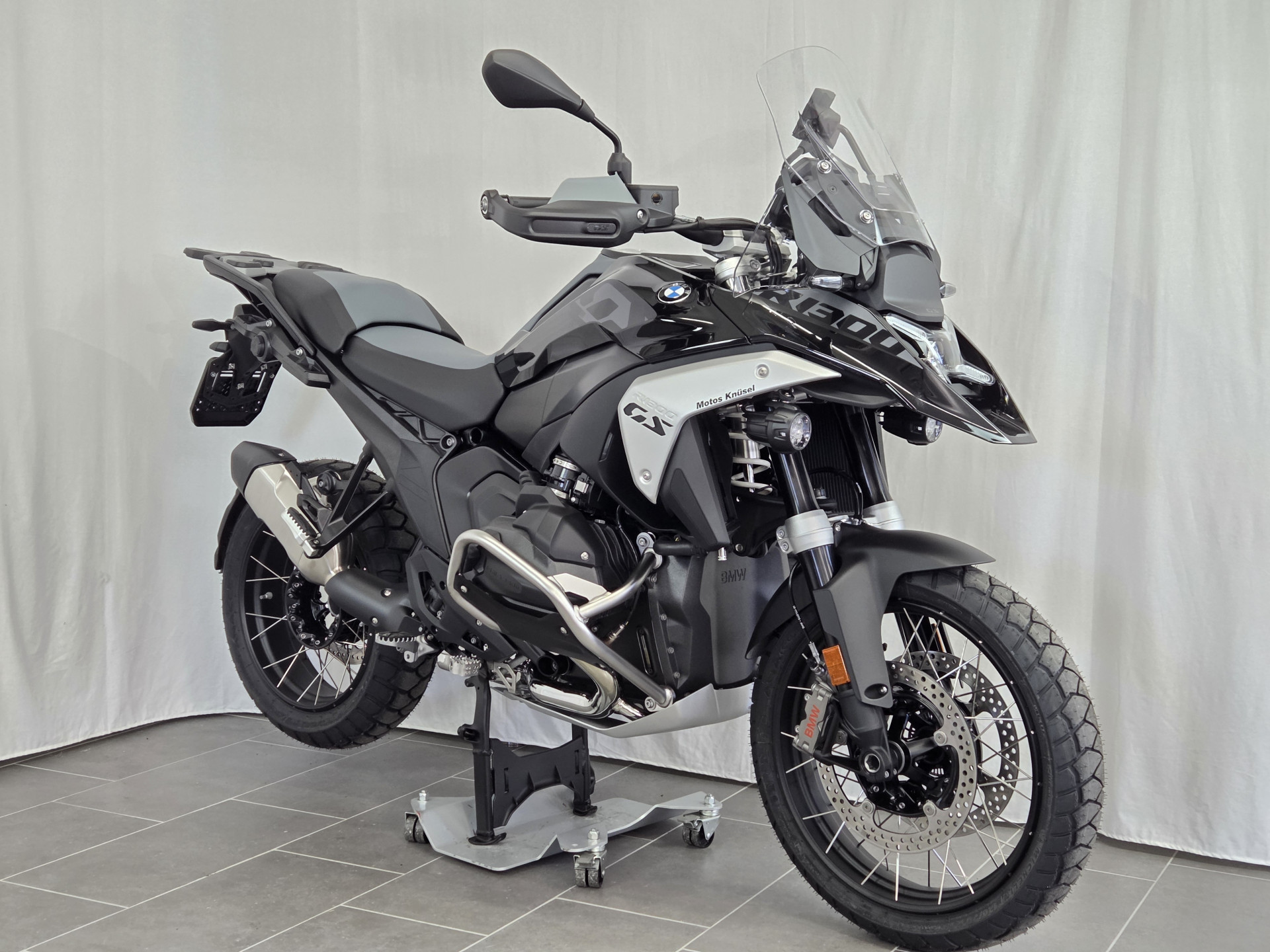 BMW R 1300 GS Triple Black Boxer Bonus CHF 1'500 für Verträge bis 30.09.26-showroom-element-1