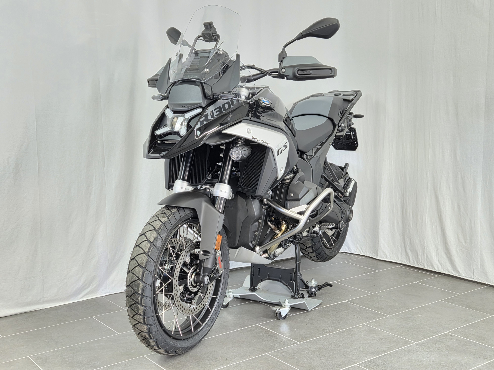 BMW R 1300 GS Triple Black Boxer Bonus CHF 1'500 für Verträge bis 30.09.26-showroom-element-2