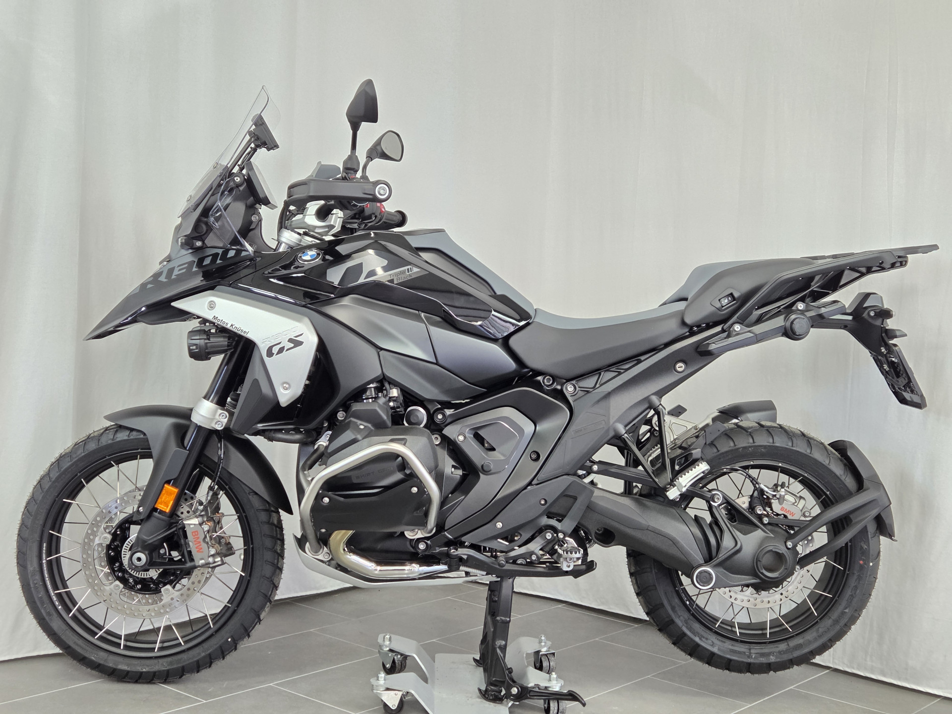 BMW R 1300 GS Triple Black Boxer Bonus CHF 1'500 für Verträge bis 30.09.26-showroom-element-3