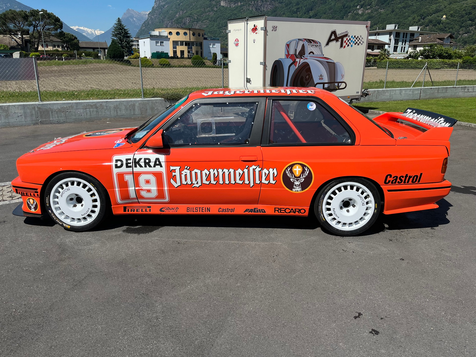 BMW M3-image-2