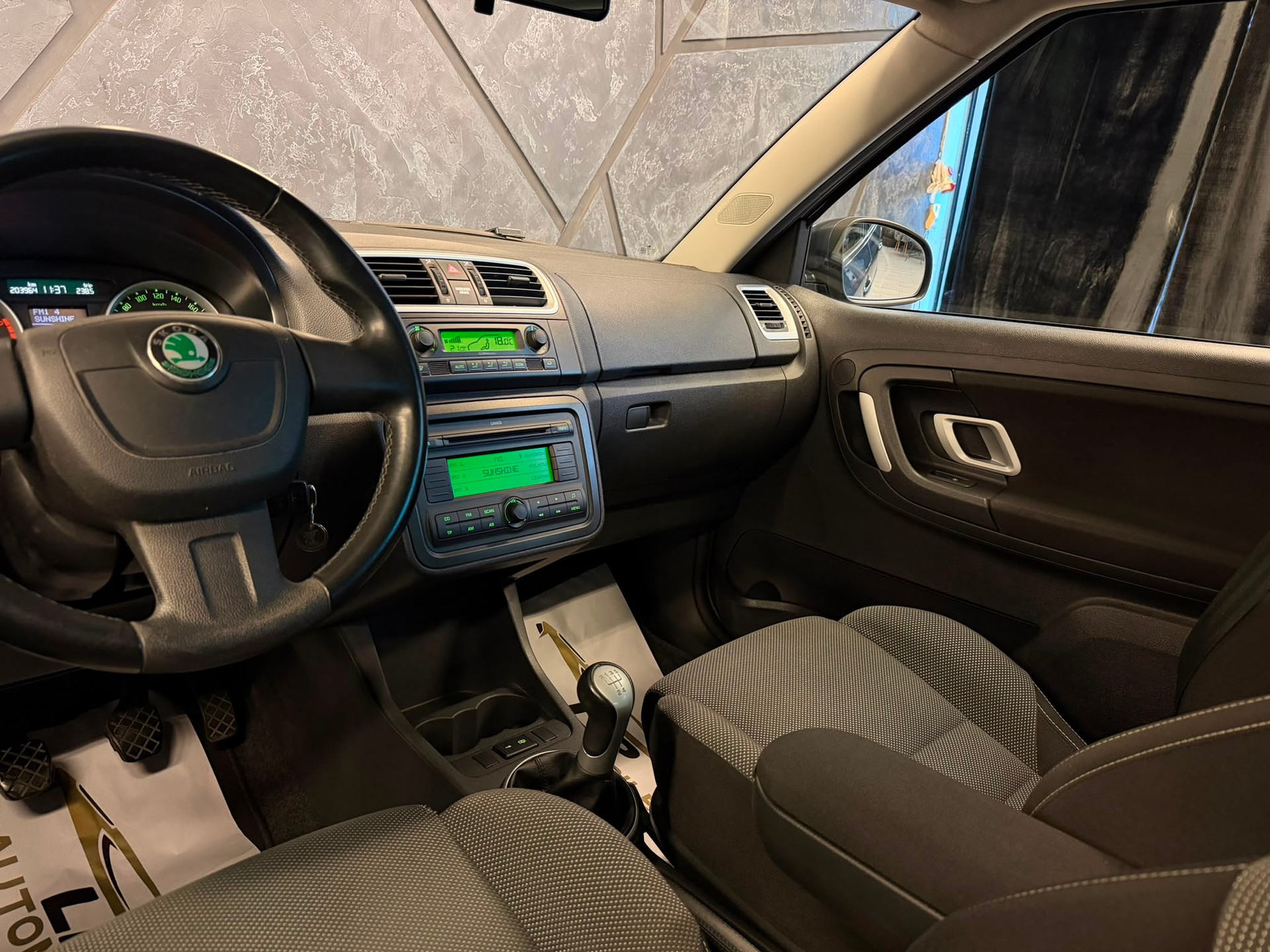 SKODA Fabia 1.6 Ambiente-image-10