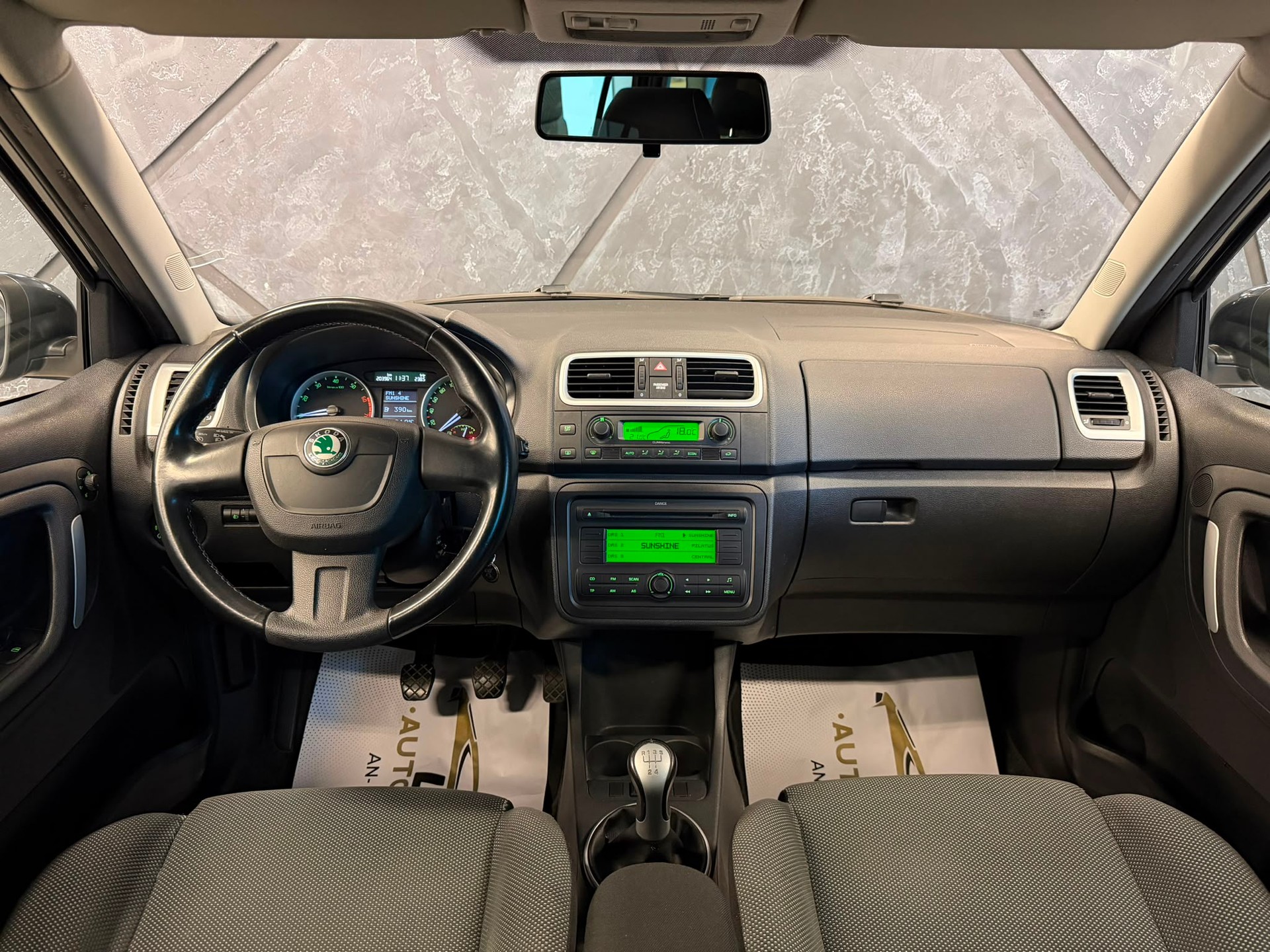 SKODA Fabia 1.6 Ambiente-image-8