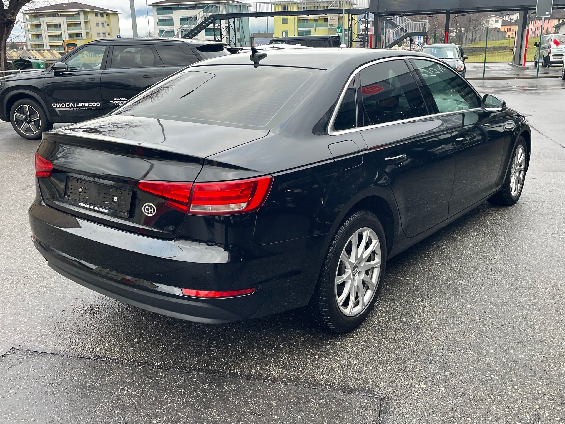 AUDI A4 Limousine 2.0 TDI Design S-tronic-image-7