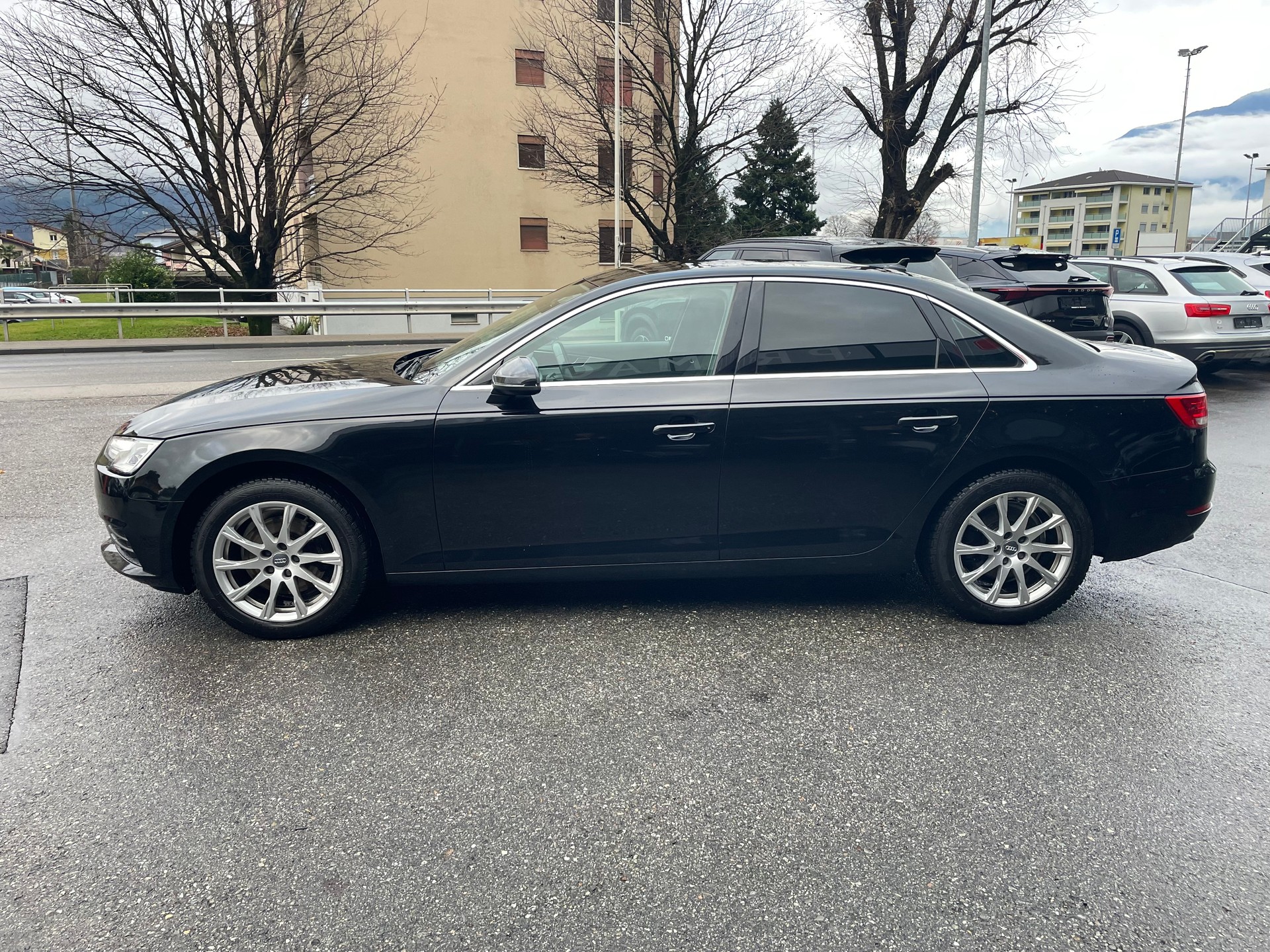 AUDI A4 Limousine 2.0 TDI Design S-tronic-image-1