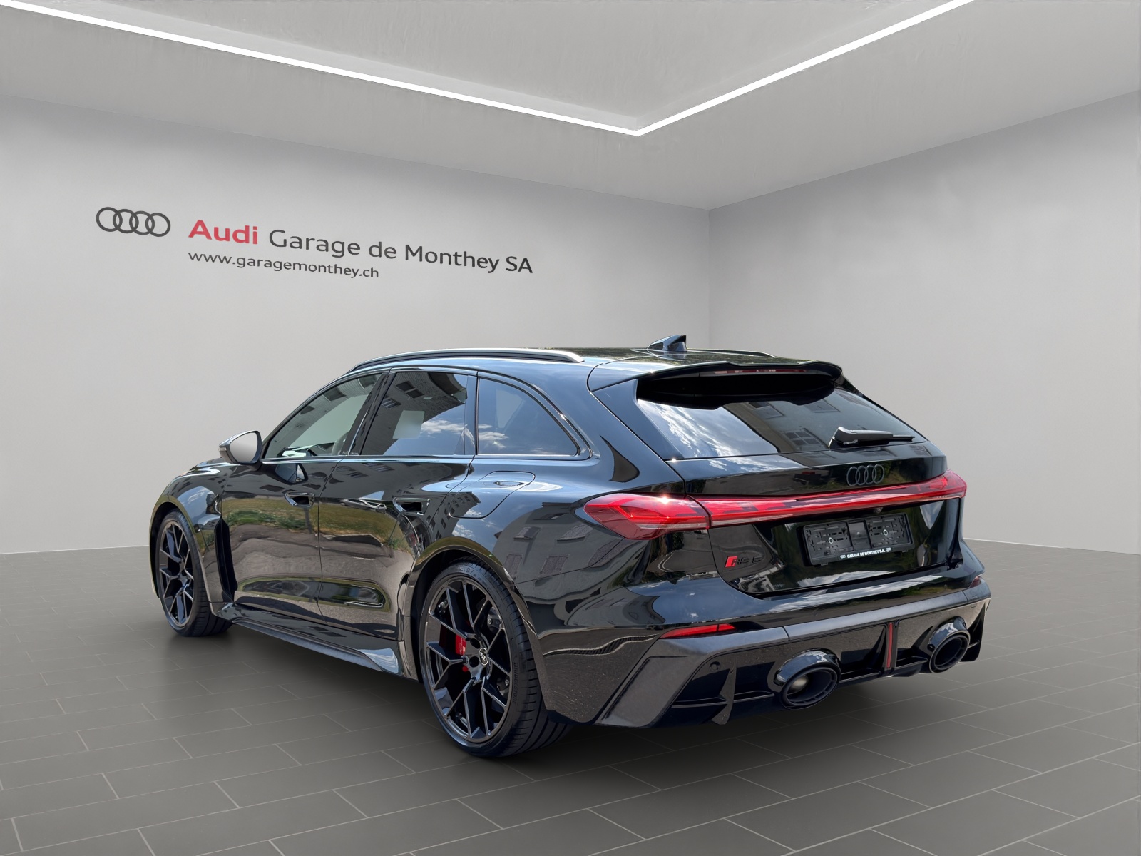 AUDI RS 5 Avant TFSI 470 kW Tiptronic quattro-image-2