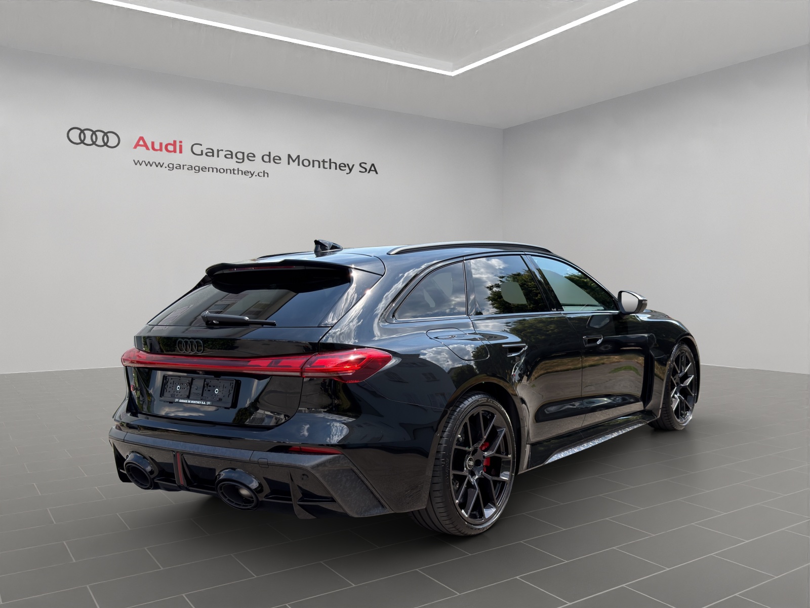 AUDI RS 5 Avant TFSI 470 kW Tiptronic quattro-image-3