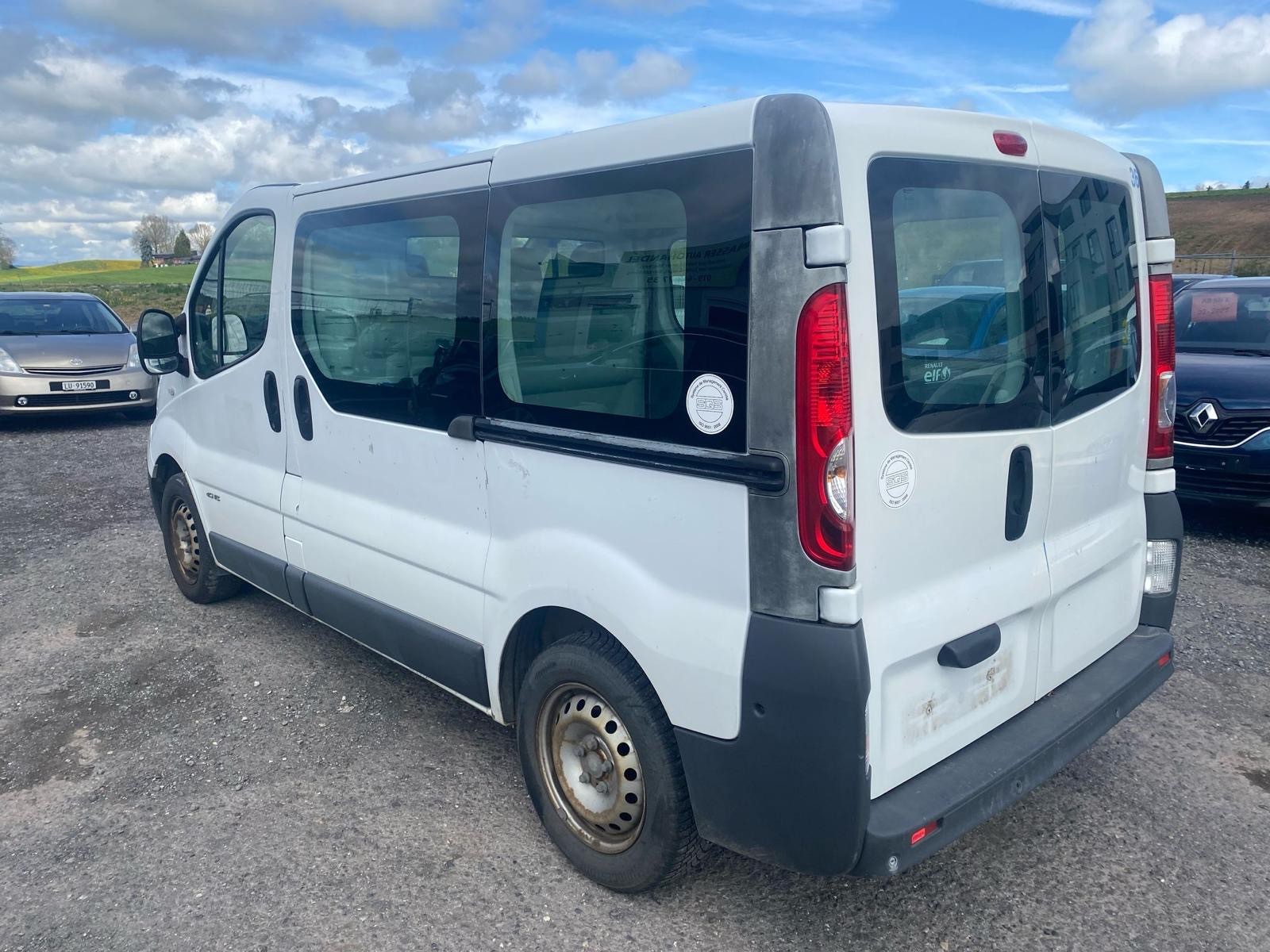 RENAULT Trafic 2.0 dCi 115 2.9t L1H1-image-6