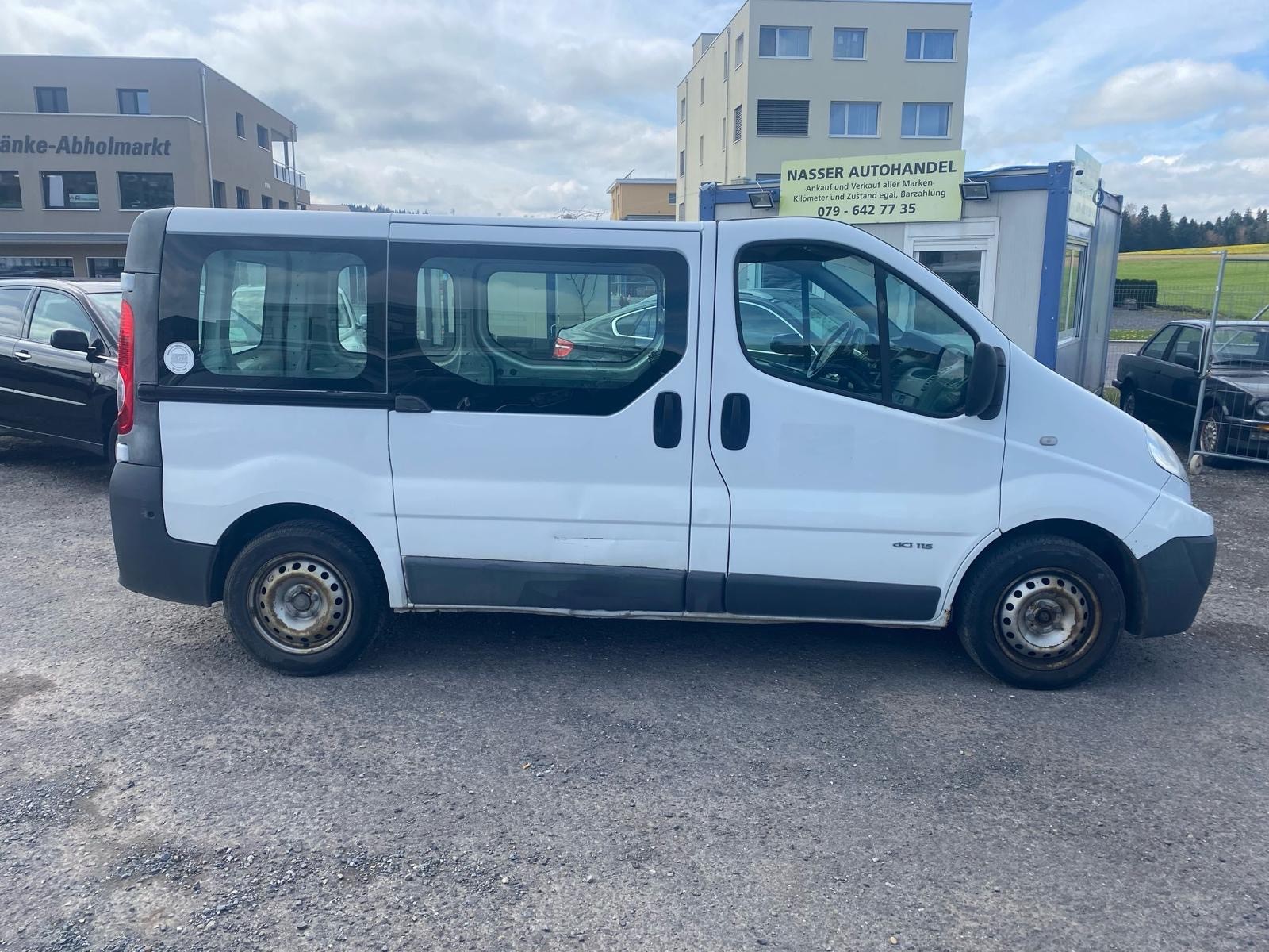 RENAULT Trafic 2.0 dCi 115 2.9t L1H1-image-2