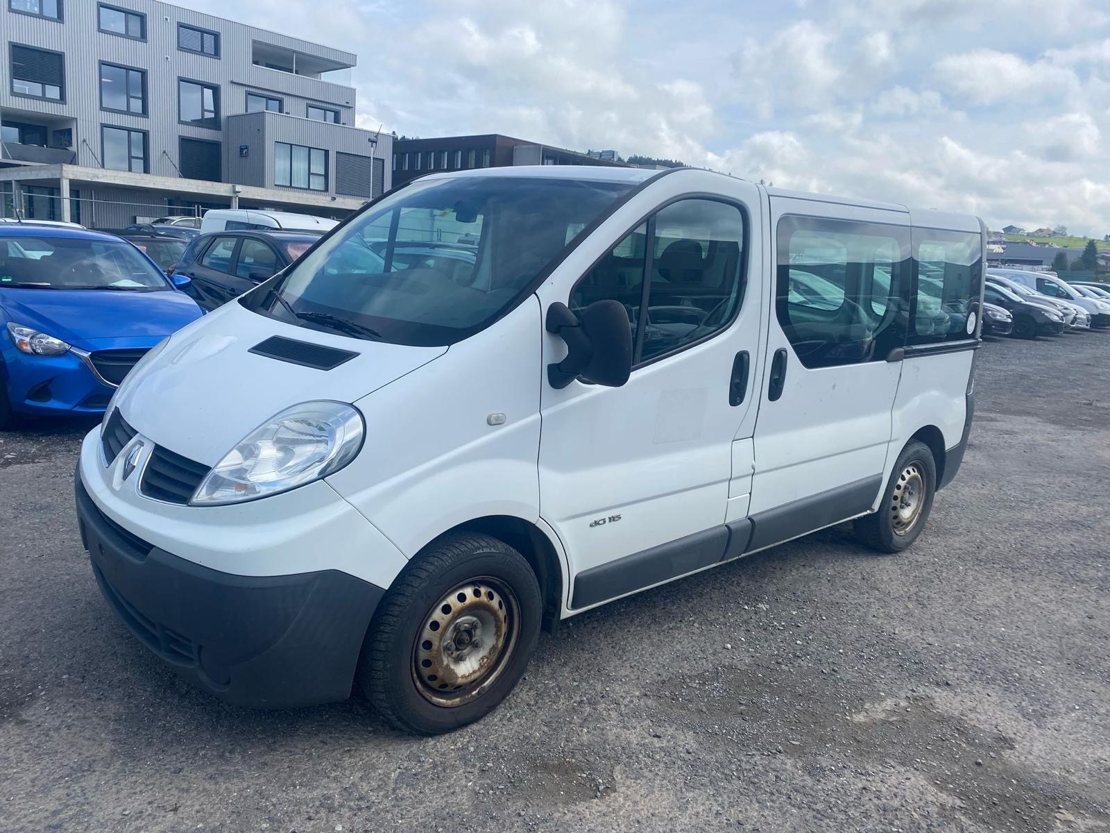 RENAULT Trafic 2.0 dCi 115 2.9t L1H1-image-0