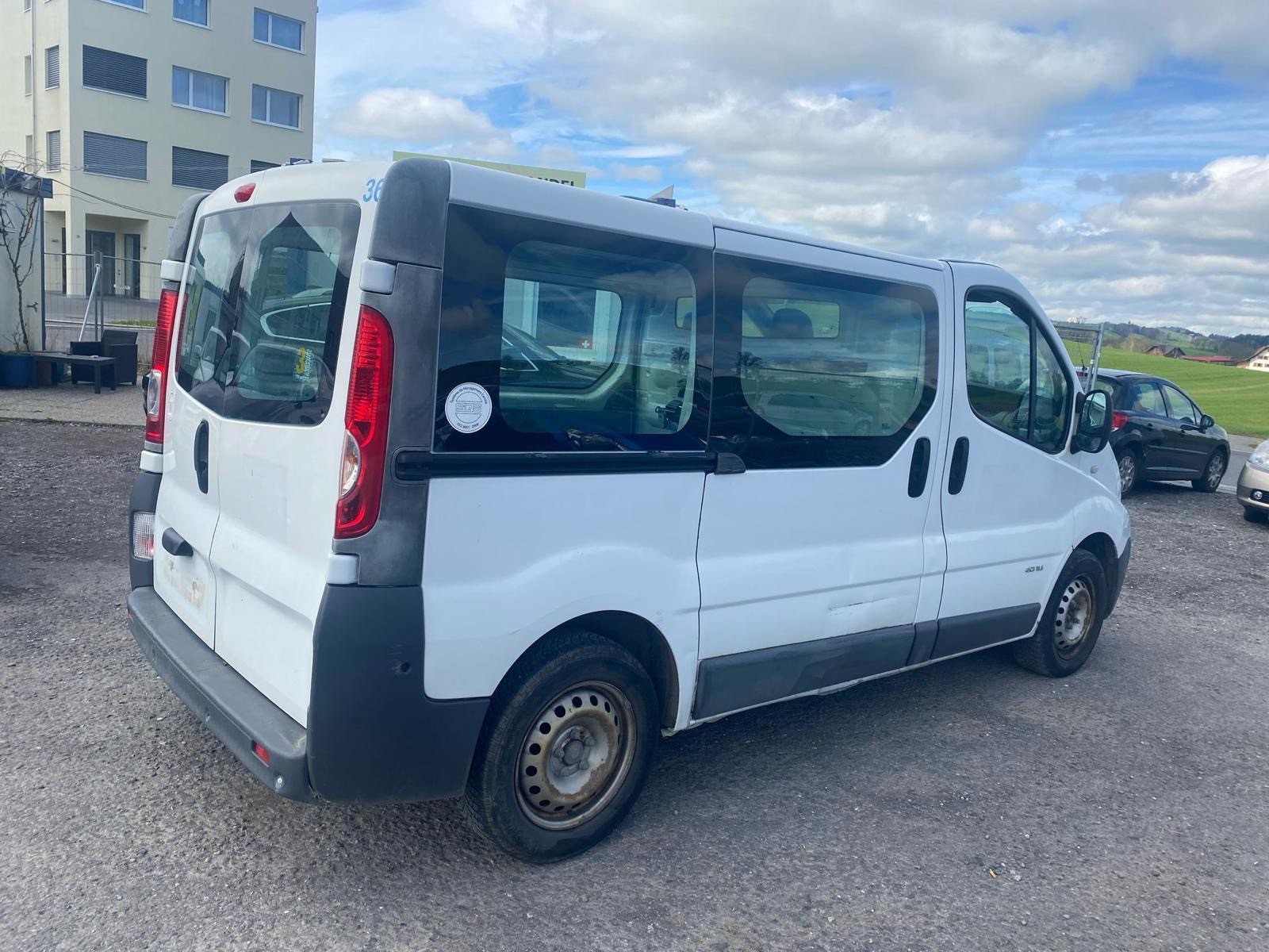 RENAULT Trafic 2.0 dCi 115 2.9t L1H1-image-5