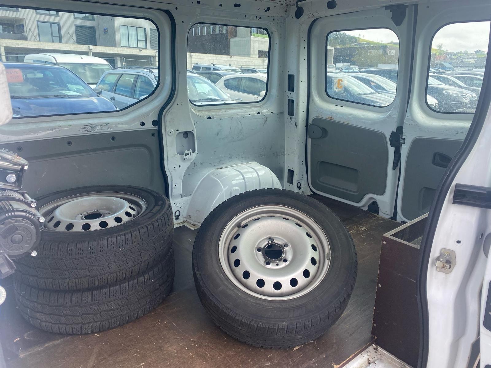 RENAULT Trafic 2.0 dCi 115 2.9t L1H1-image-12