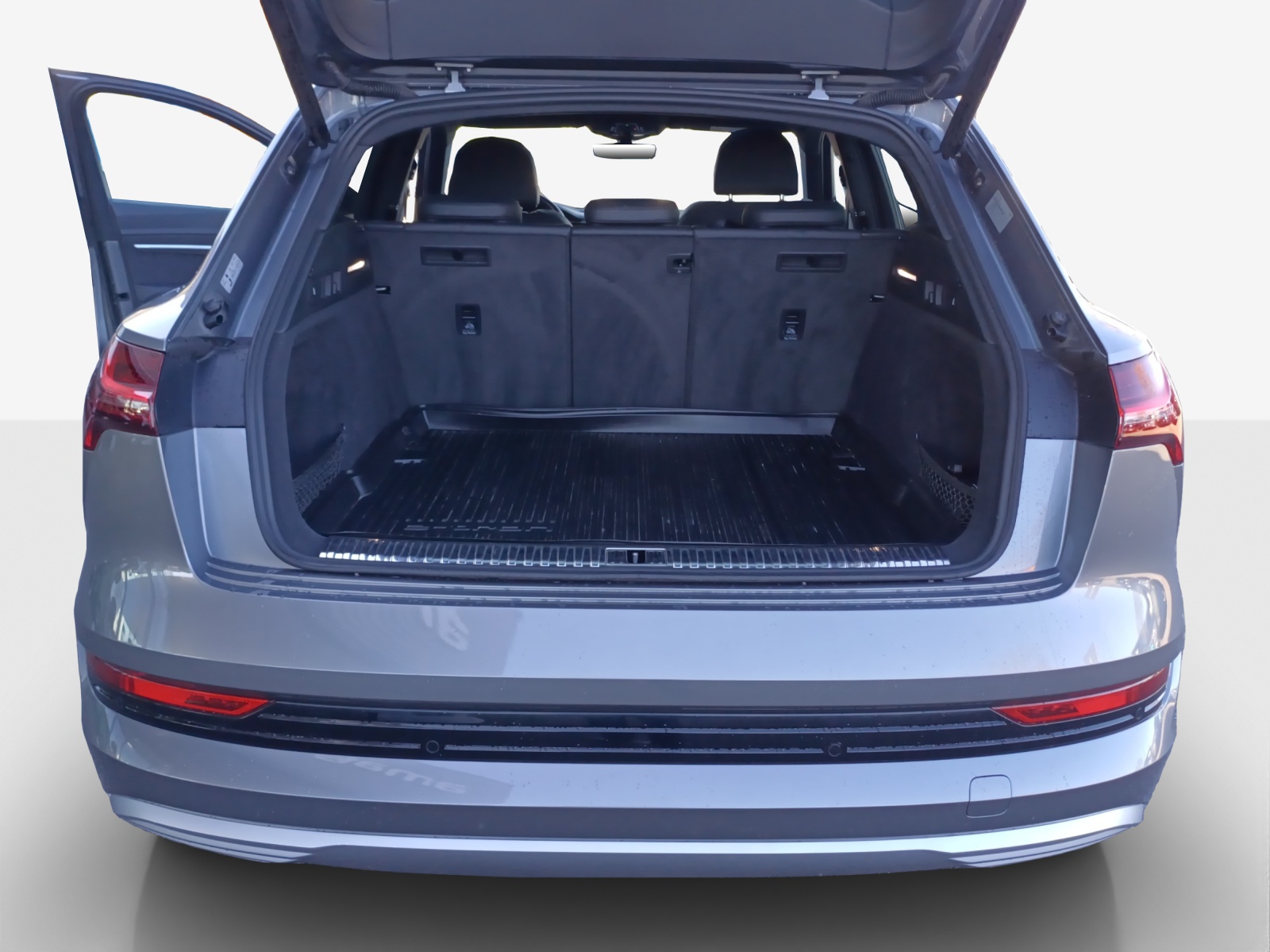 AUDI e-tron 55 Advanced quattro-image-13