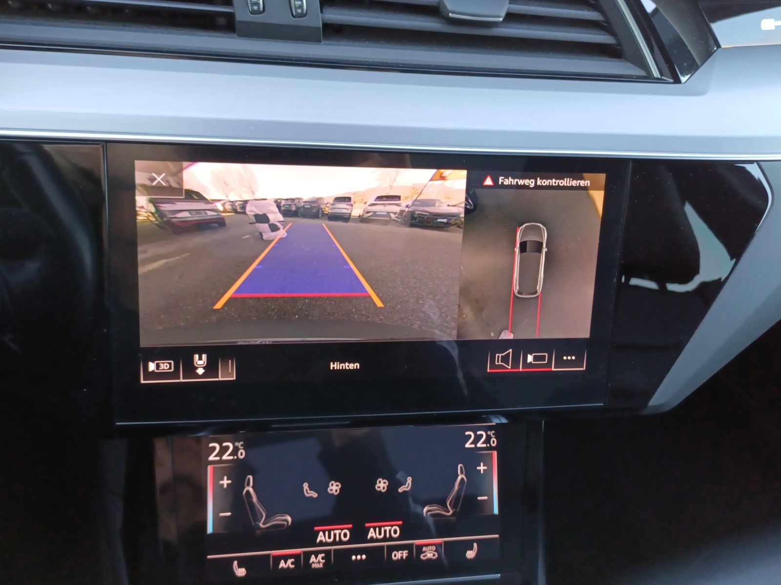 AUDI e-tron 55 Advanced quattro-image-16