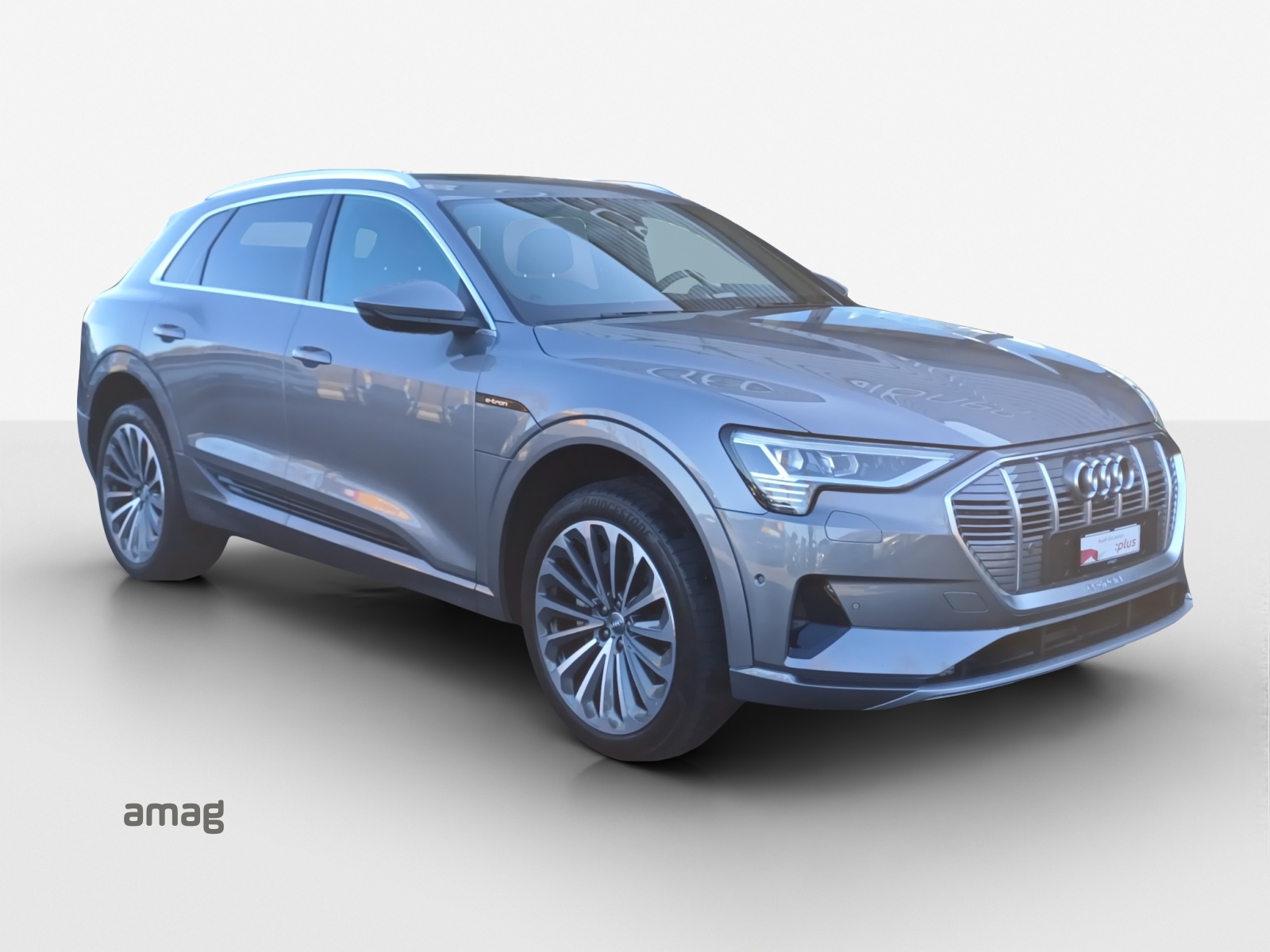 AUDI e-tron 55 Advanced quattro-image-6