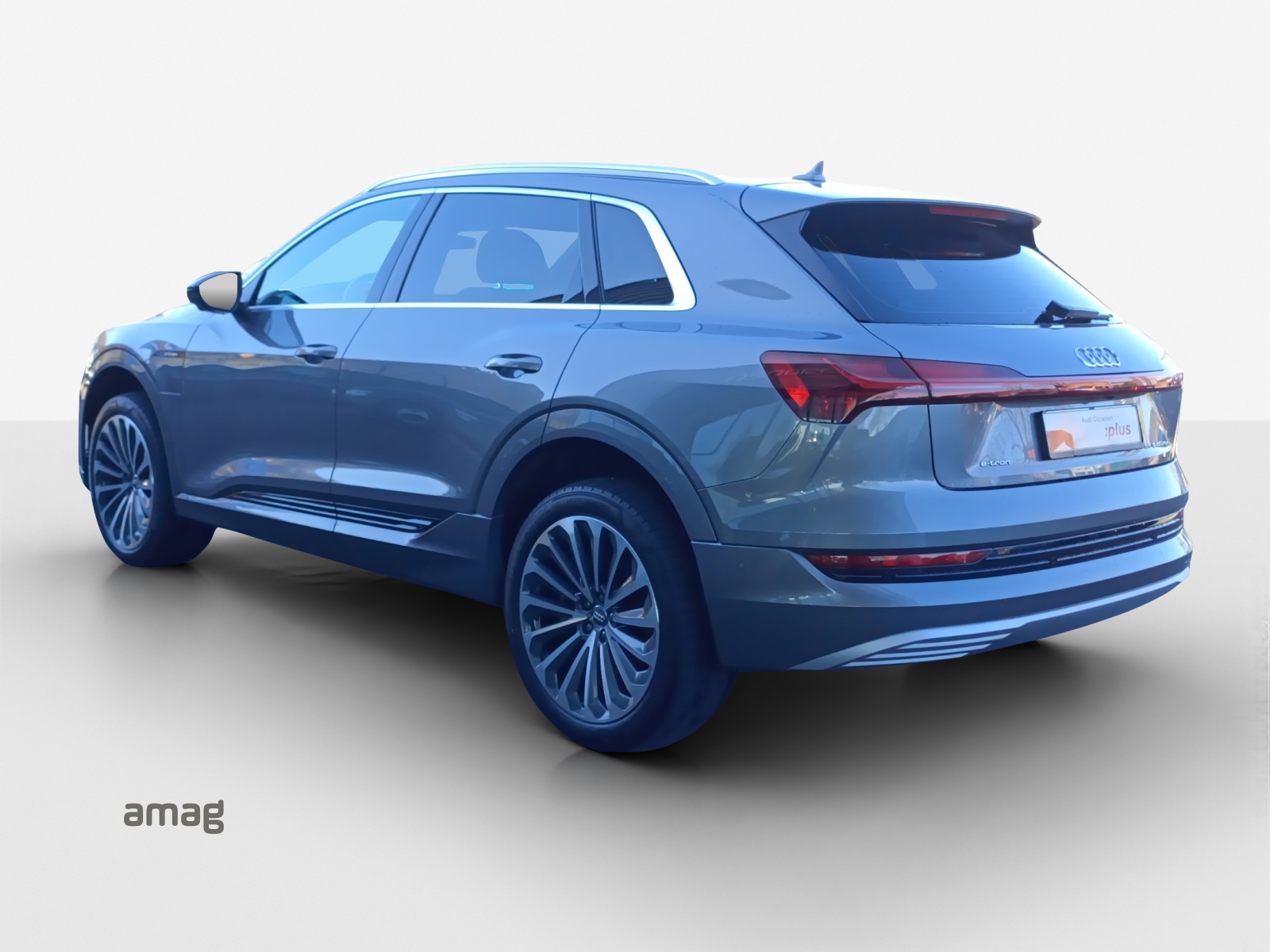 AUDI e-tron 55 Advanced quattro-image-2