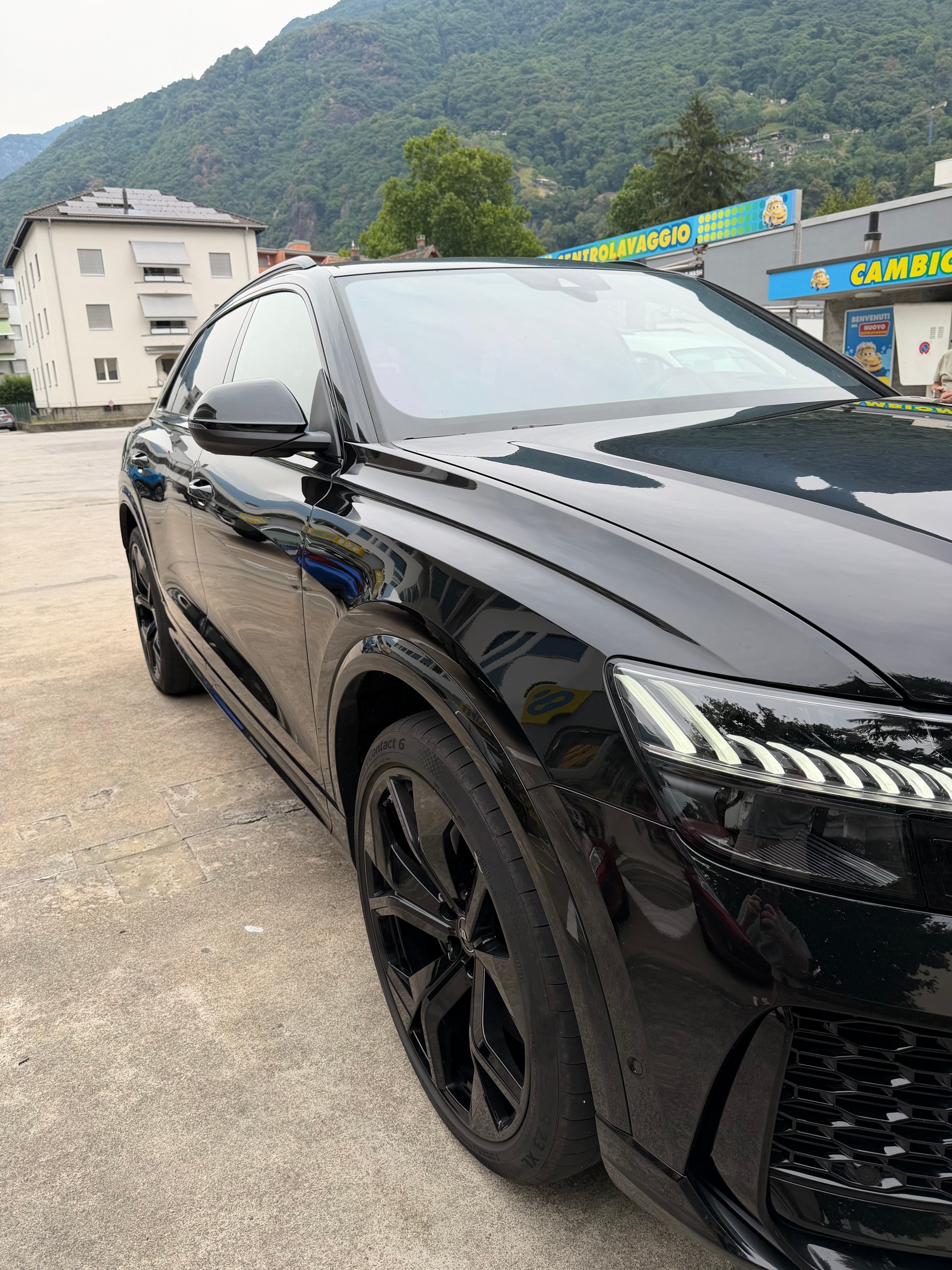 AUDI RSQ8 4.0 V8 TFSI quattro T-Tronic-image-3