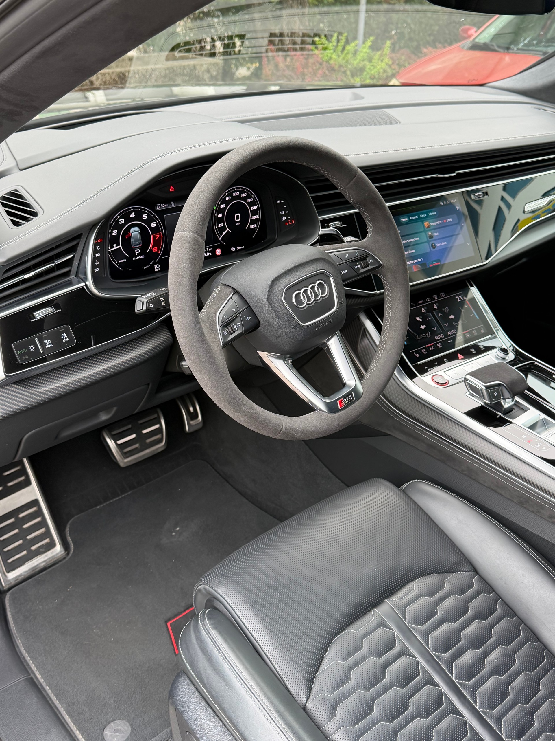 AUDI RSQ8 4.0 V8 TFSI quattro T-Tronic-image-4