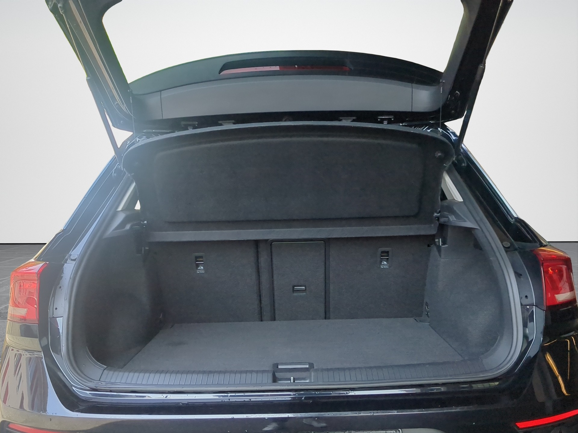 VW T-Roc 2.0 TSI Advance DSG 4Motion-image-14