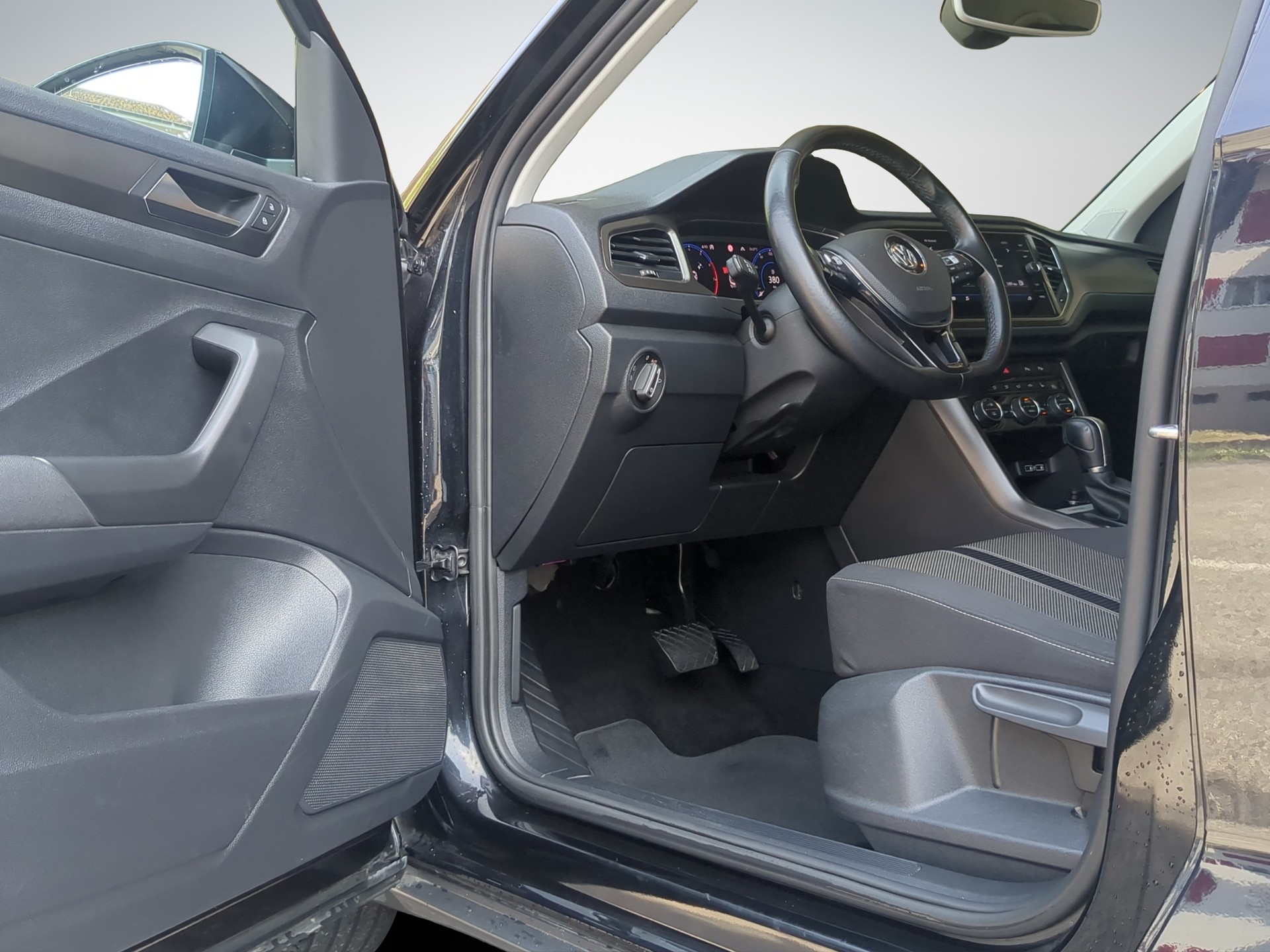 VW T-Roc 2.0 TSI Advance DSG 4Motion-image-3