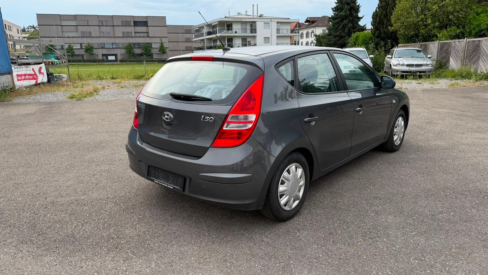 HYUNDAI i30 2.0 Premium Automatic-image-4