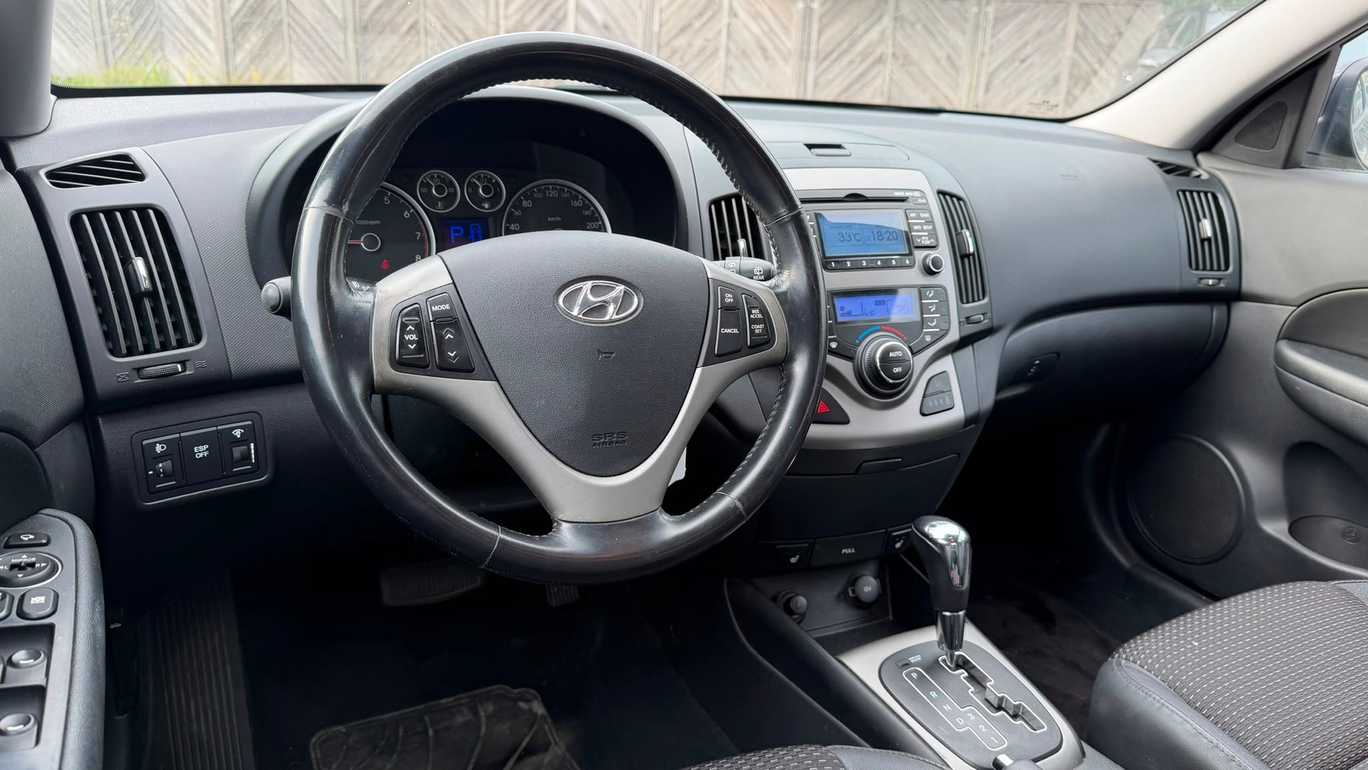 HYUNDAI i30 2.0 Premium Automatic-image-10