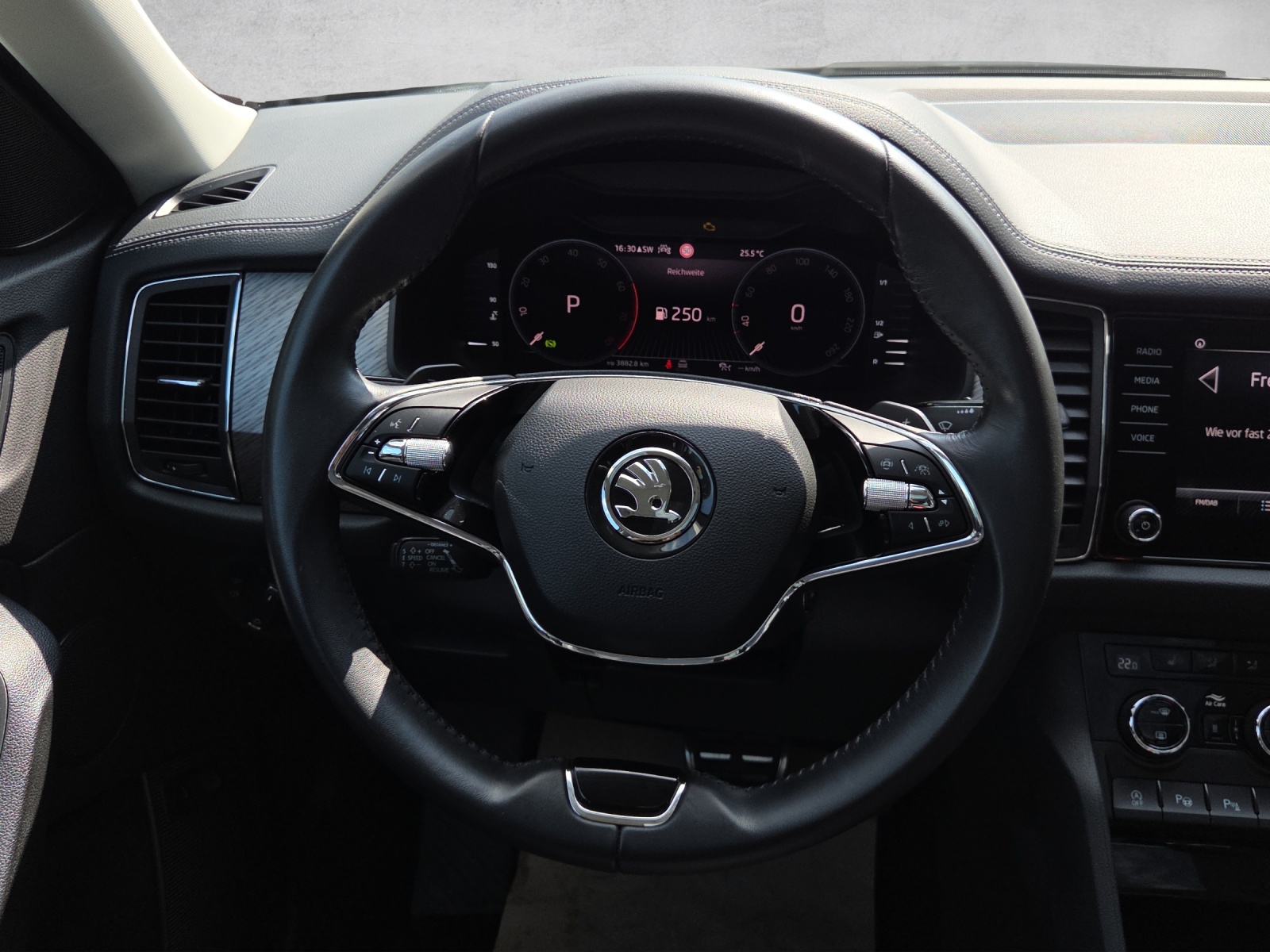 SKODA Kodiaq 2.0 TSI 4x4 Style-image-10