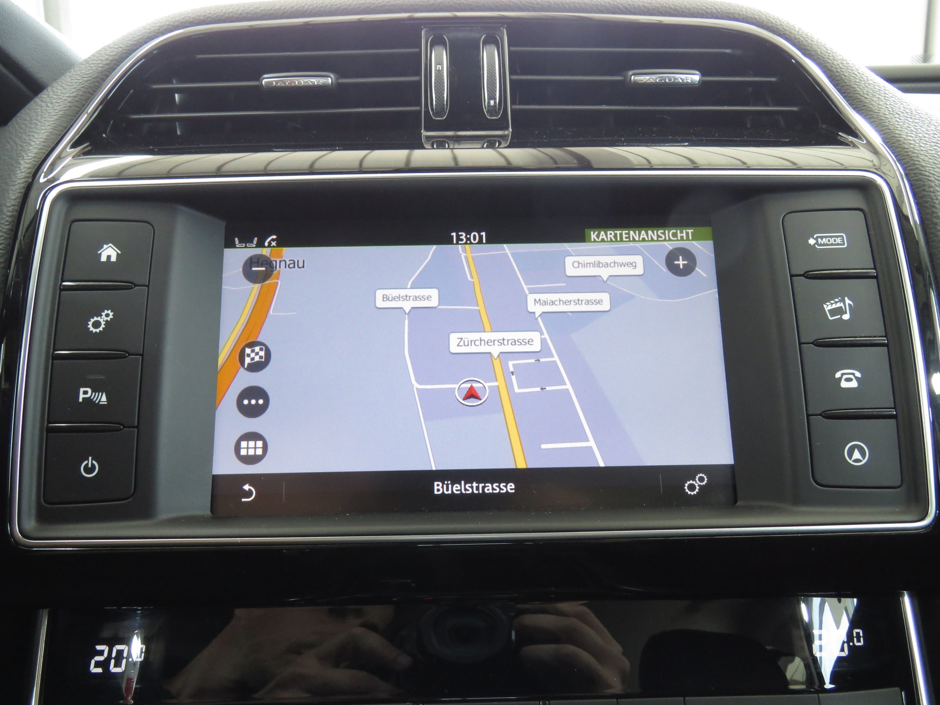 JAGUAR XE 20d R-Sport AWD Automat-image-18