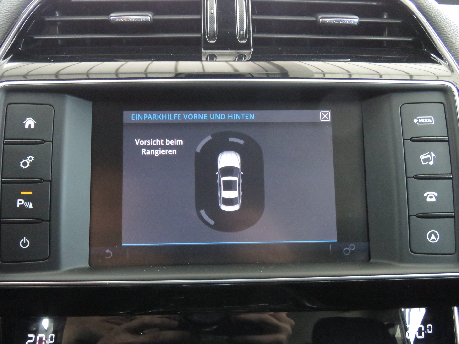 JAGUAR XE 20d R-Sport AWD Automat-image-21