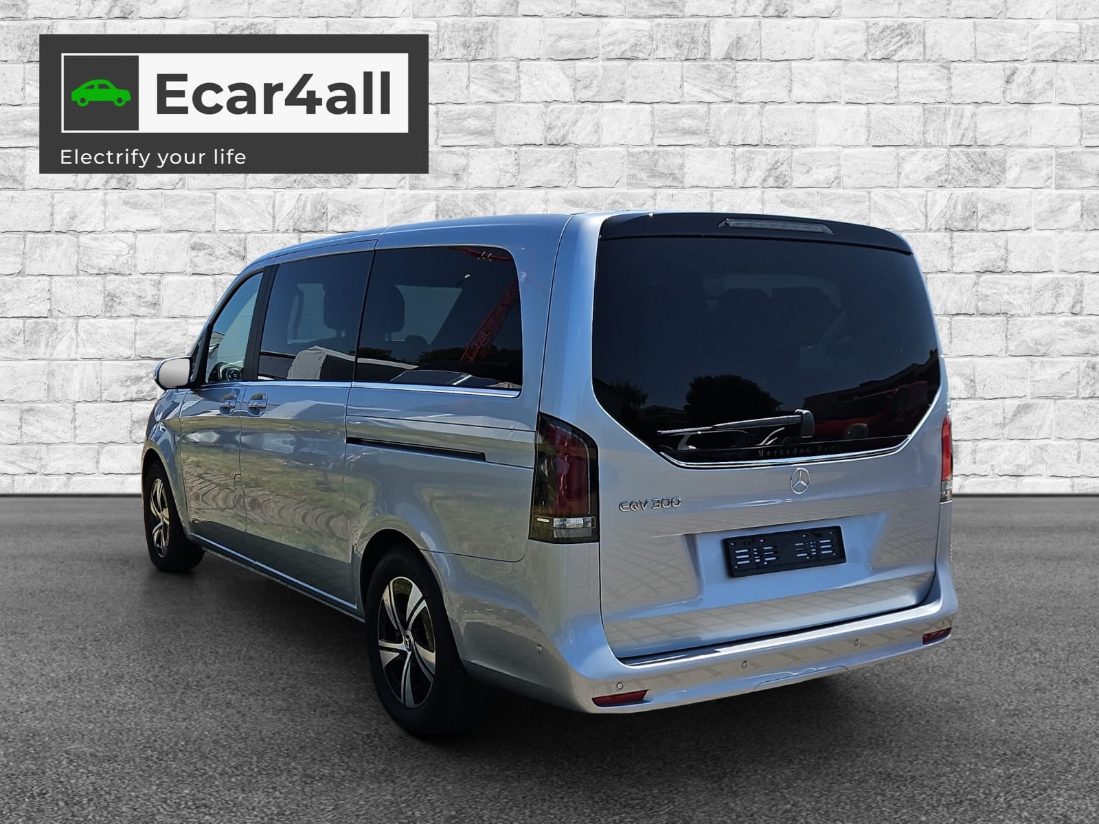 MERCEDES-BENZ EQV 300 lang-image-6