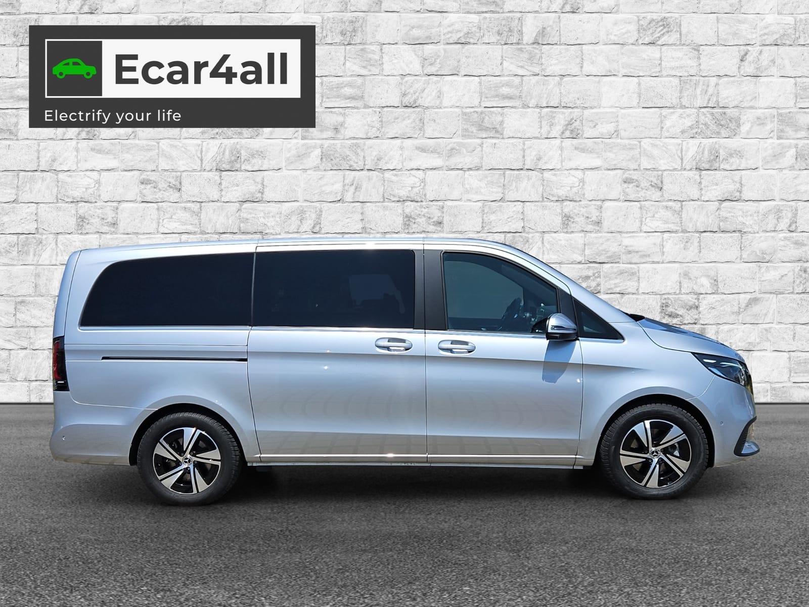 MERCEDES-BENZ EQV 300 lang-image-3