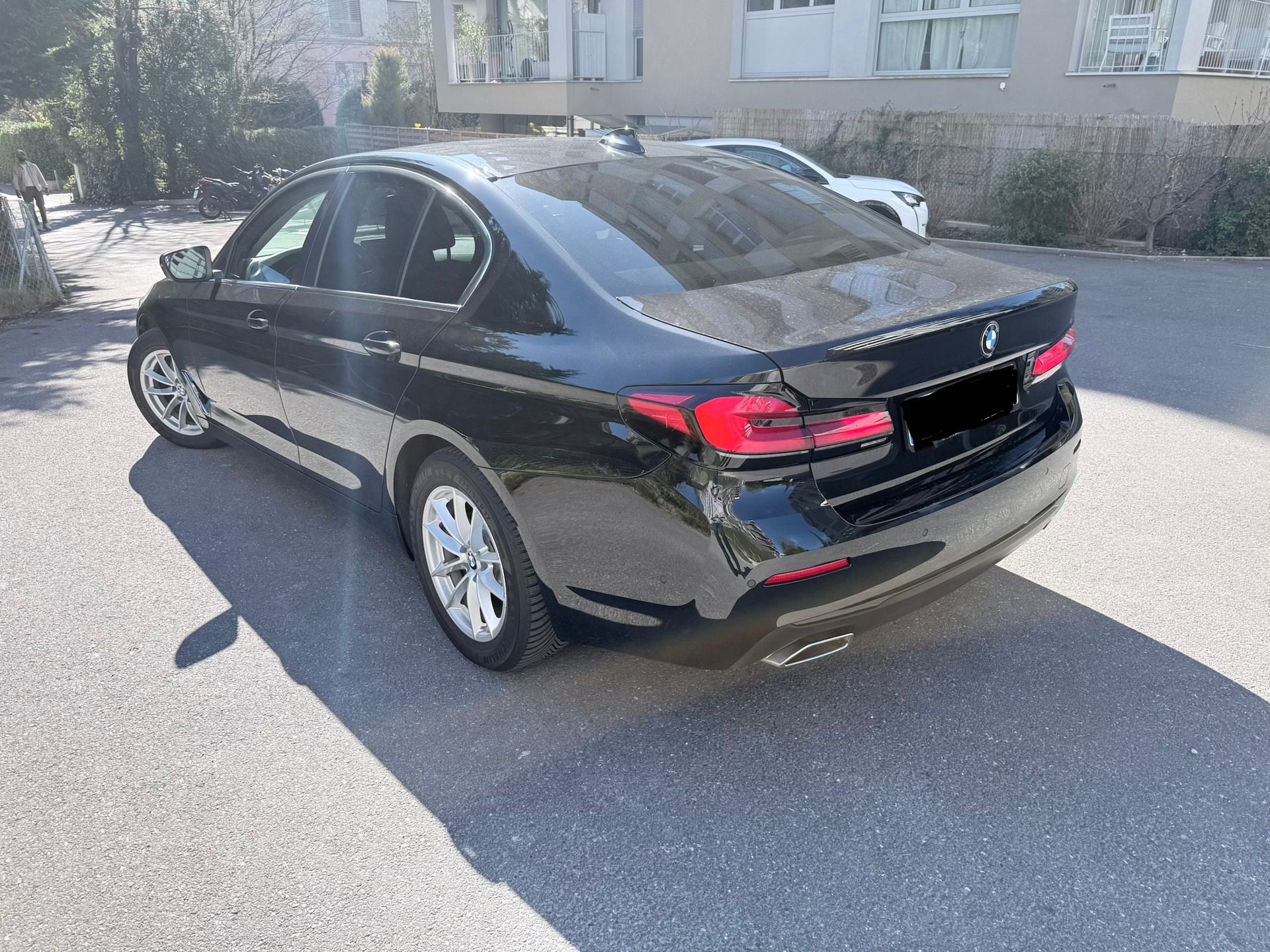 BMW 520d xDrive-image-1