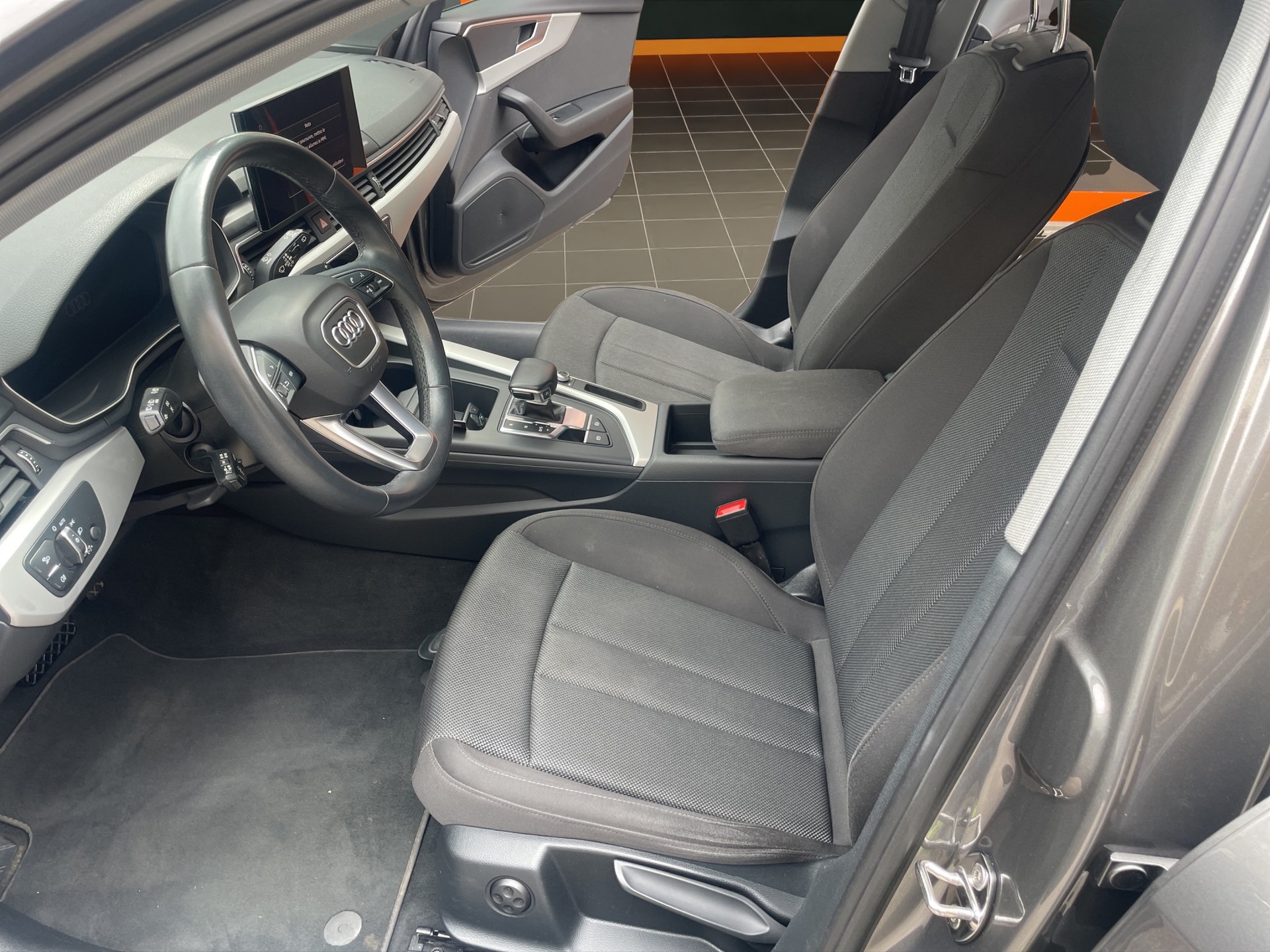 AUDI A4 Avant 35 TDI S-tronic-image-9