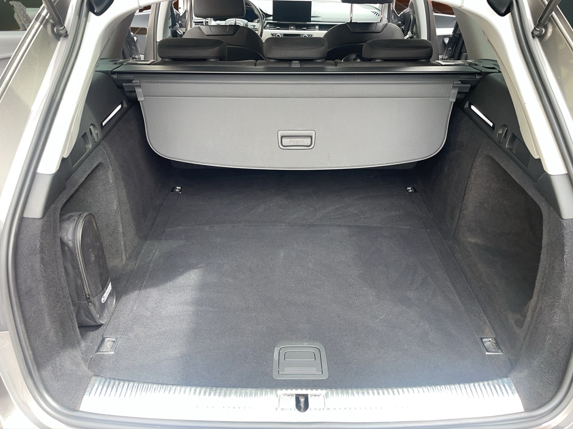 AUDI A4 Avant 35 TDI S-tronic-image-15