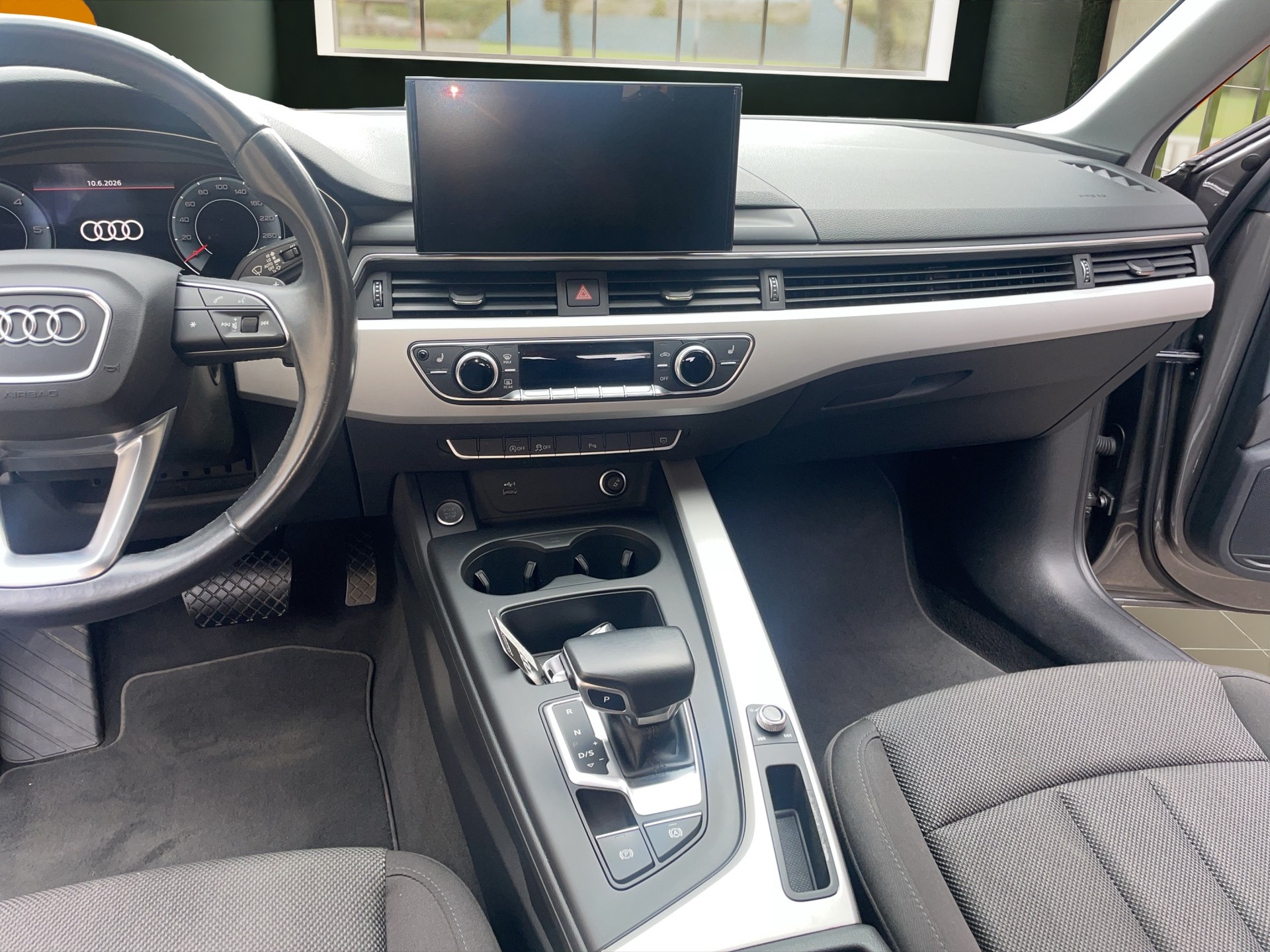 AUDI A4 Avant 35 TDI S-tronic-image-11