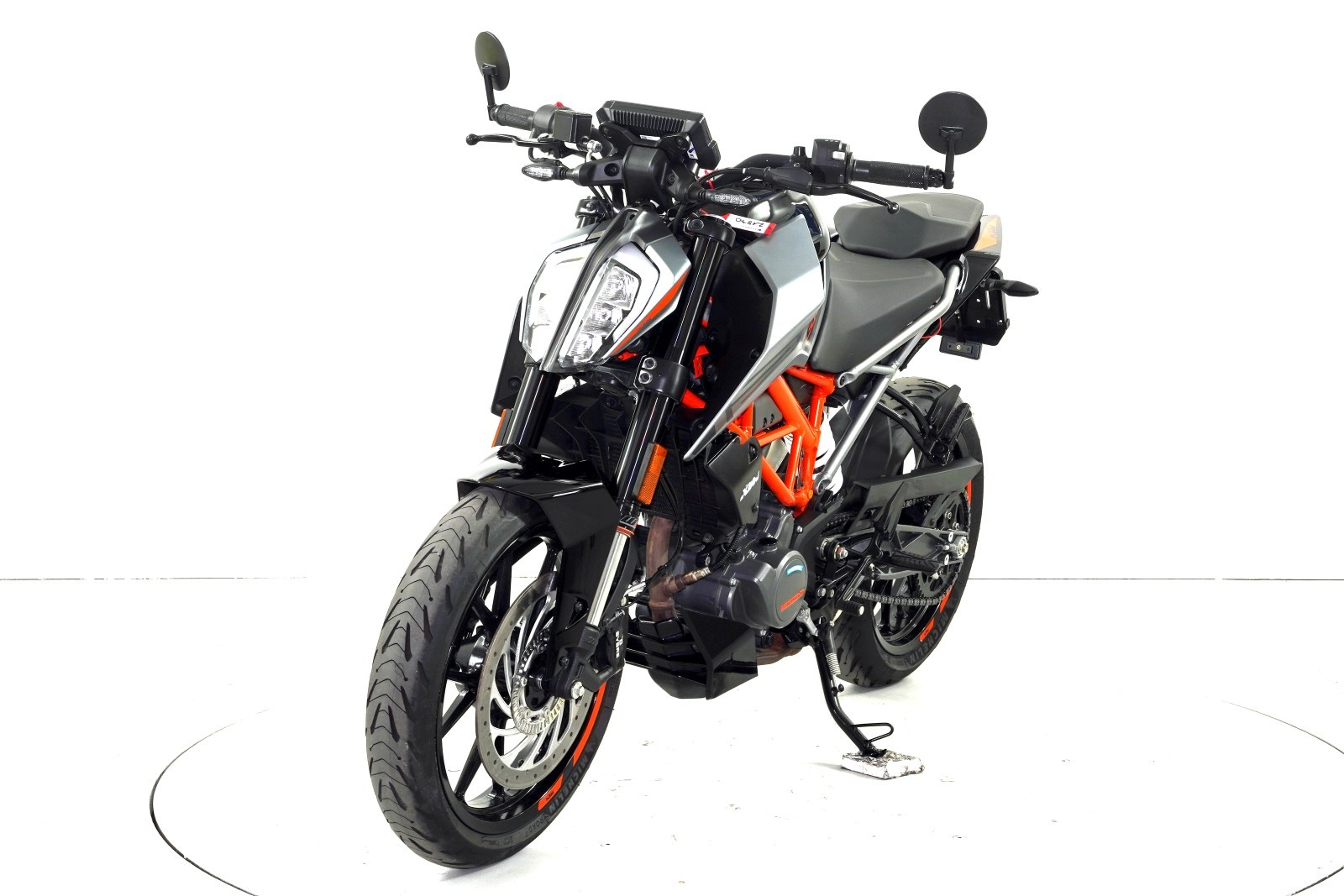 KTM Duke 125 ABS-showroom-element-2