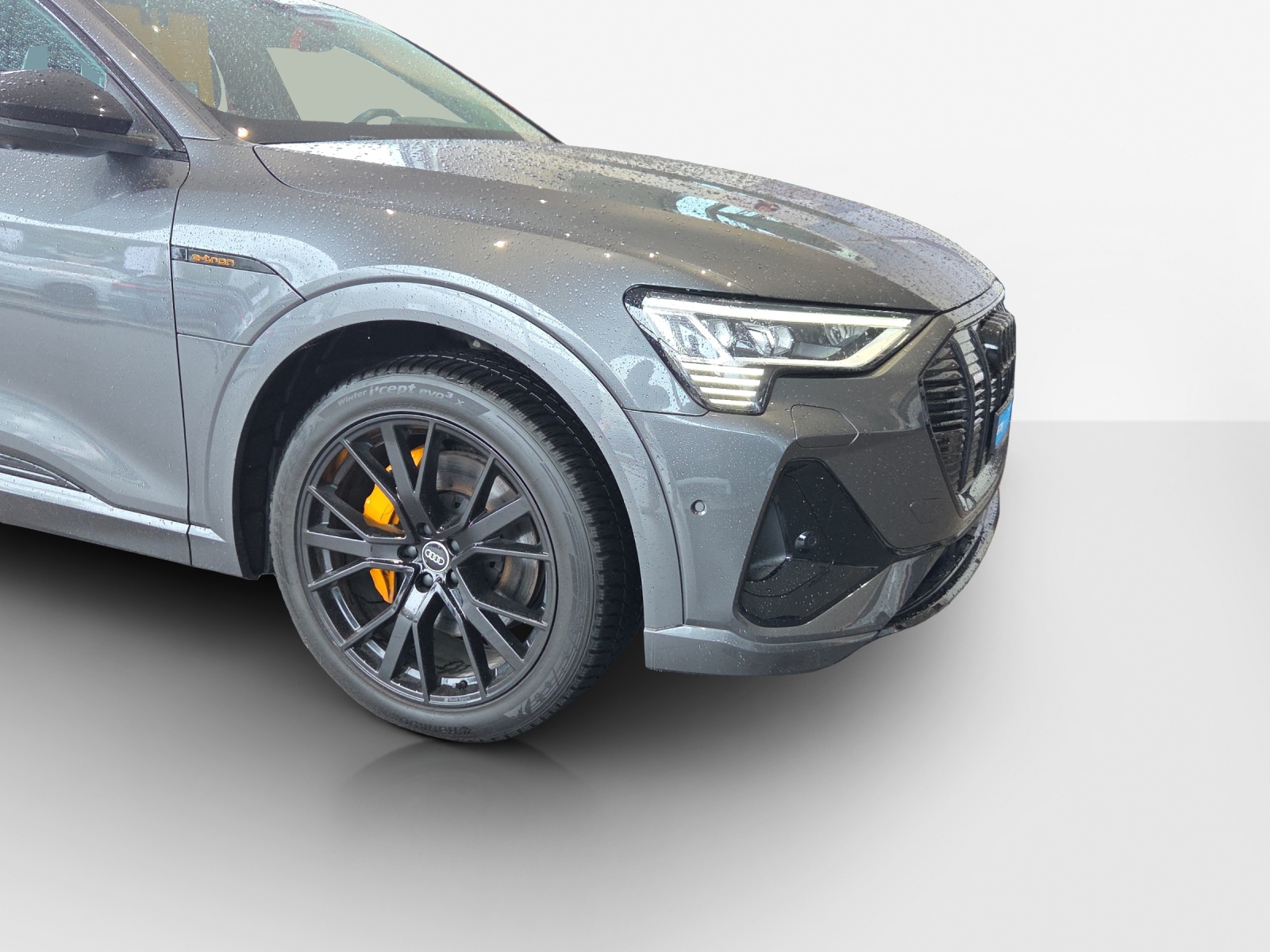 AUDI e-tron 55 S Line Black Edition quattro-image-15