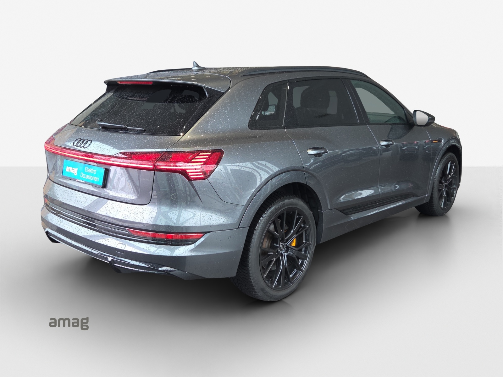 AUDI e-tron 55 S Line Black Edition quattro-image-4