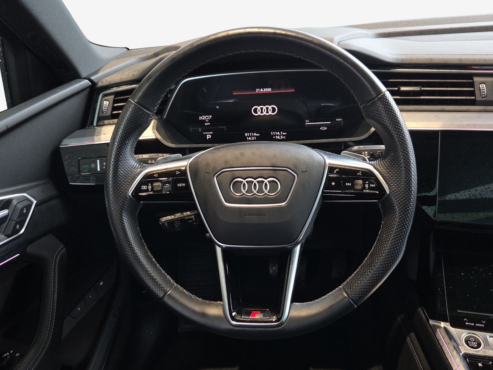 AUDI e-tron 55 S Line Black Edition quattro-image-9