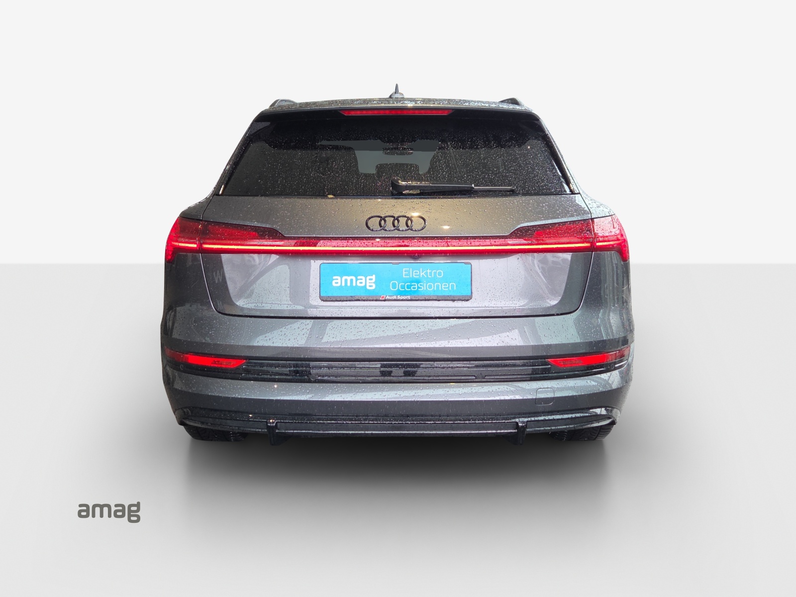 AUDI e-tron 55 S Line Black Edition quattro-image-3