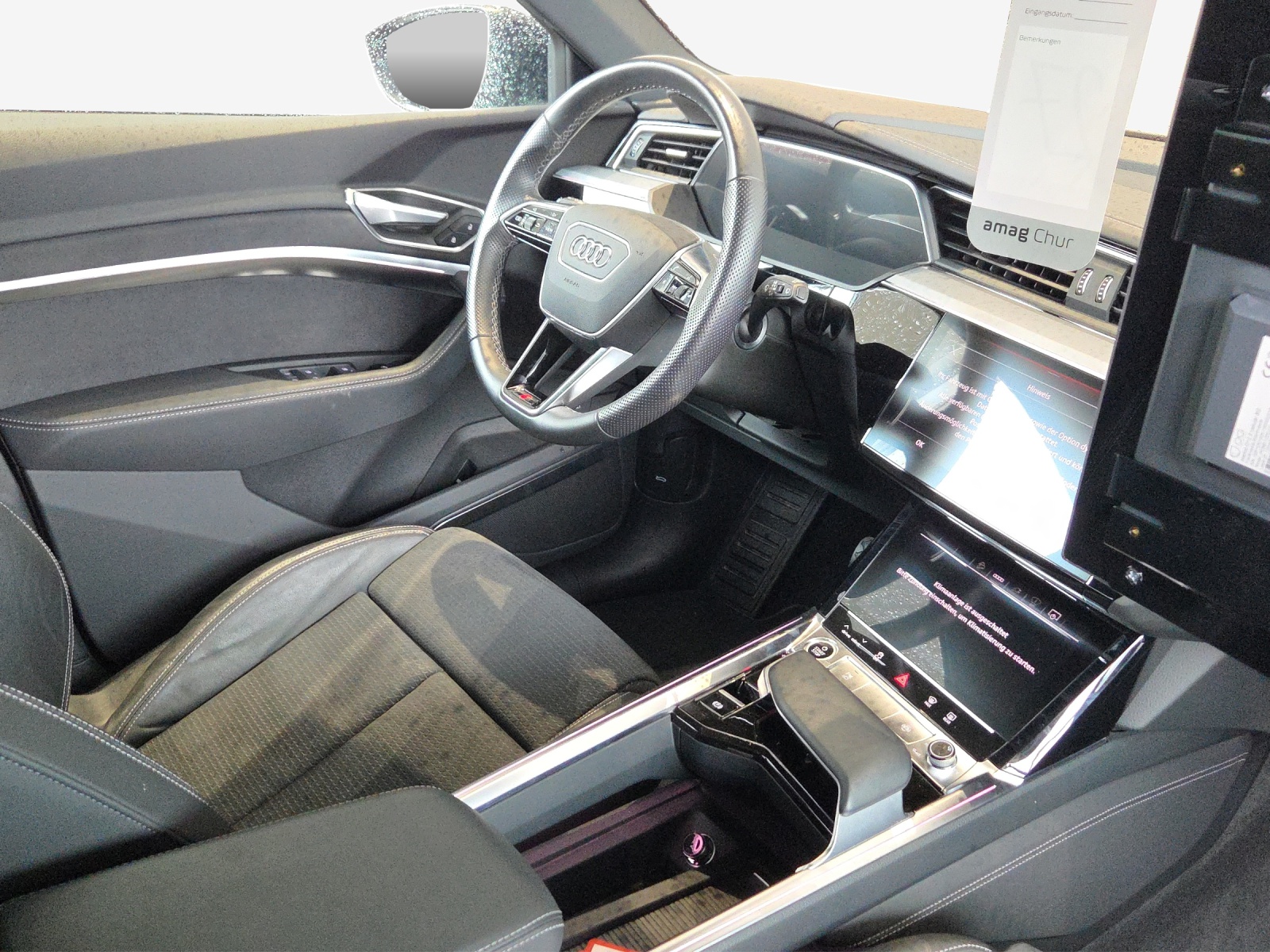 AUDI e-tron 55 S Line Black Edition quattro-image-14