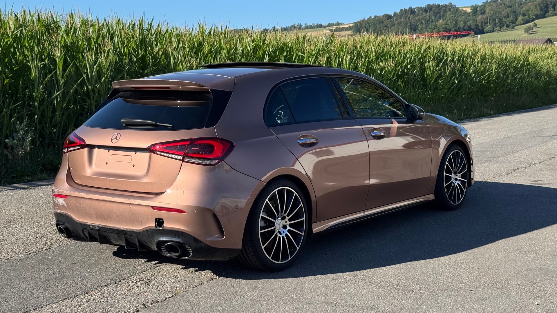 MERCEDES-BENZ A 35 AMG 4Matic Speedshift-image-2