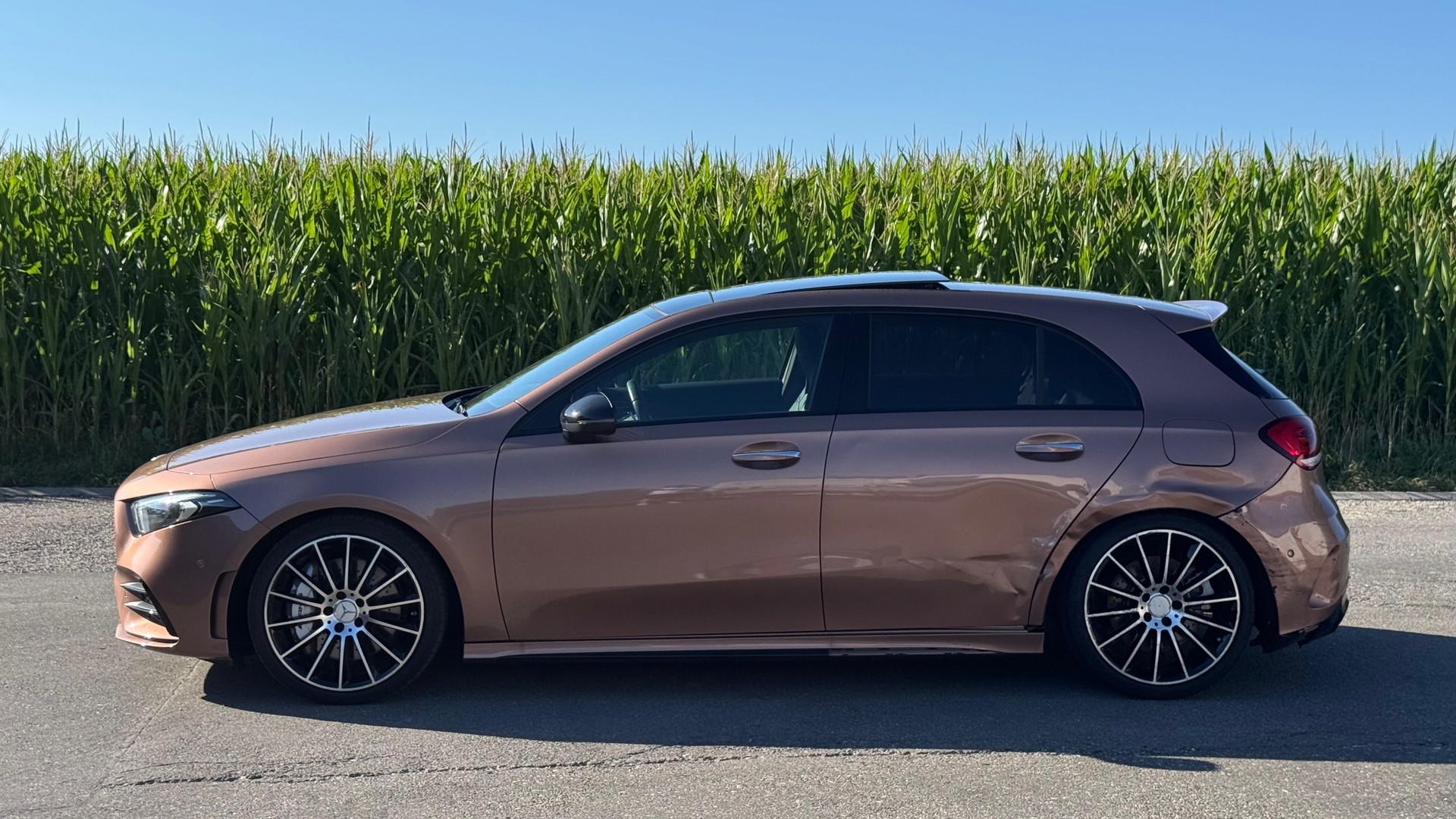MERCEDES-BENZ A 35 AMG 4Matic Speedshift-image-5