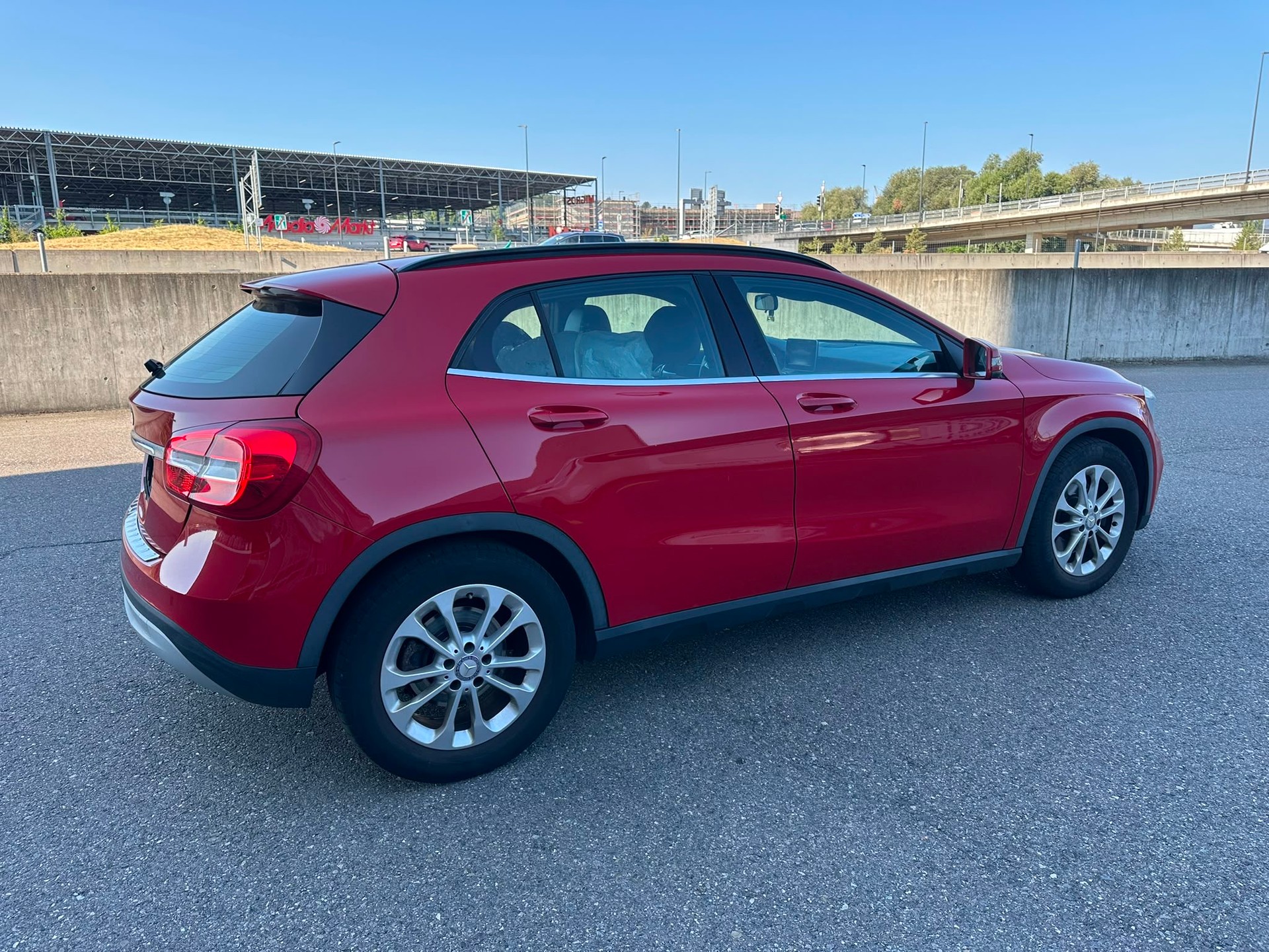 MERCEDES-BENZ GLA 250 Style-image-5