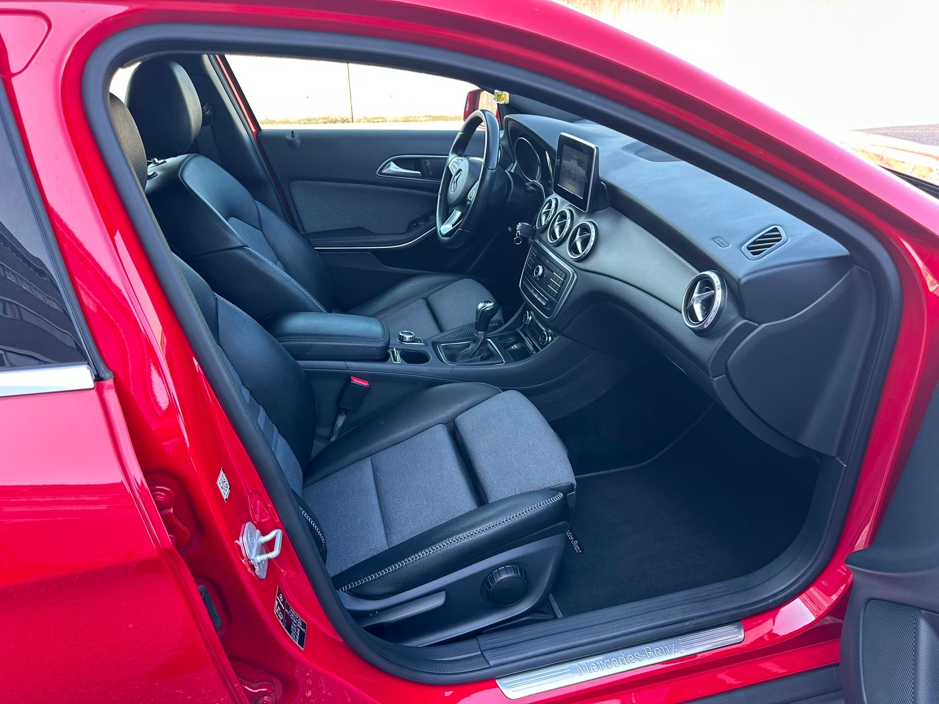 MERCEDES-BENZ GLA 250 Style-image-3