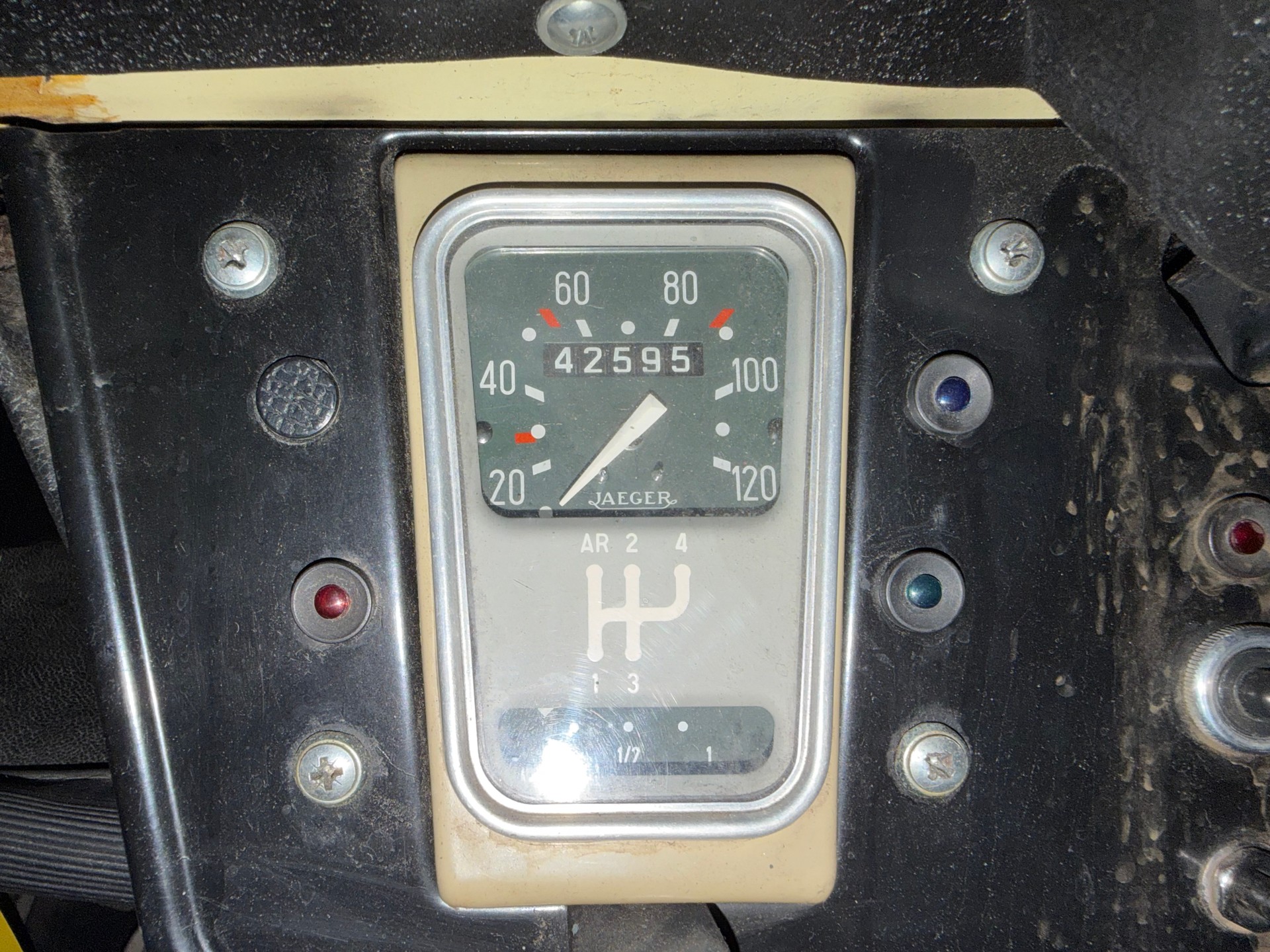 CITROEN 2CV6 Spécial (Club)-image-12
